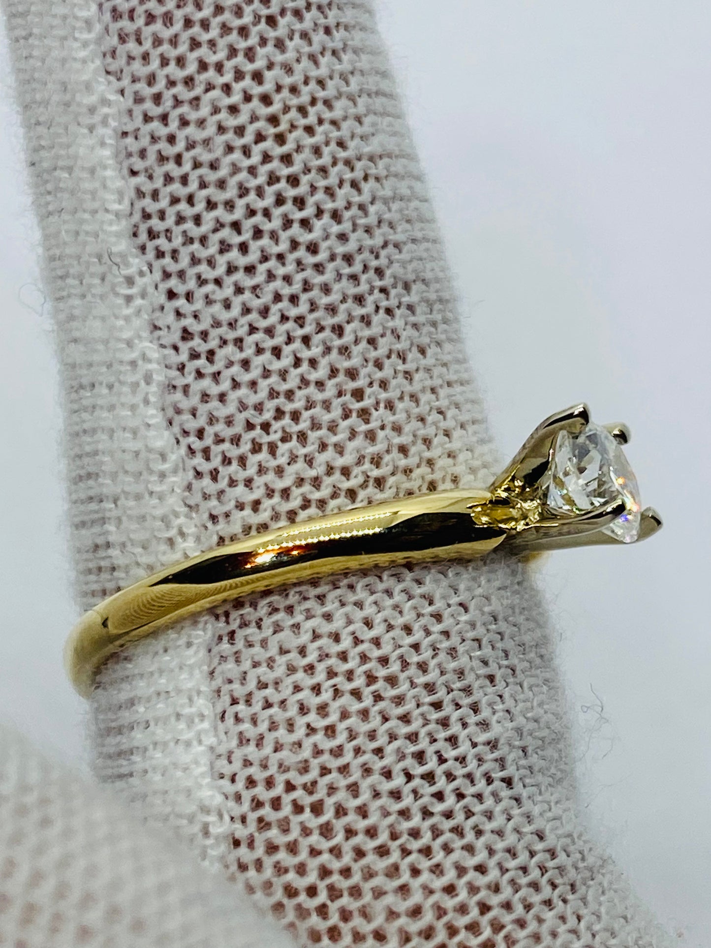 14K YG 0.54CT ROUND DIAMOND SOLITAIRE ENGAGEMENT RING i1- i color *GIA CERT*
