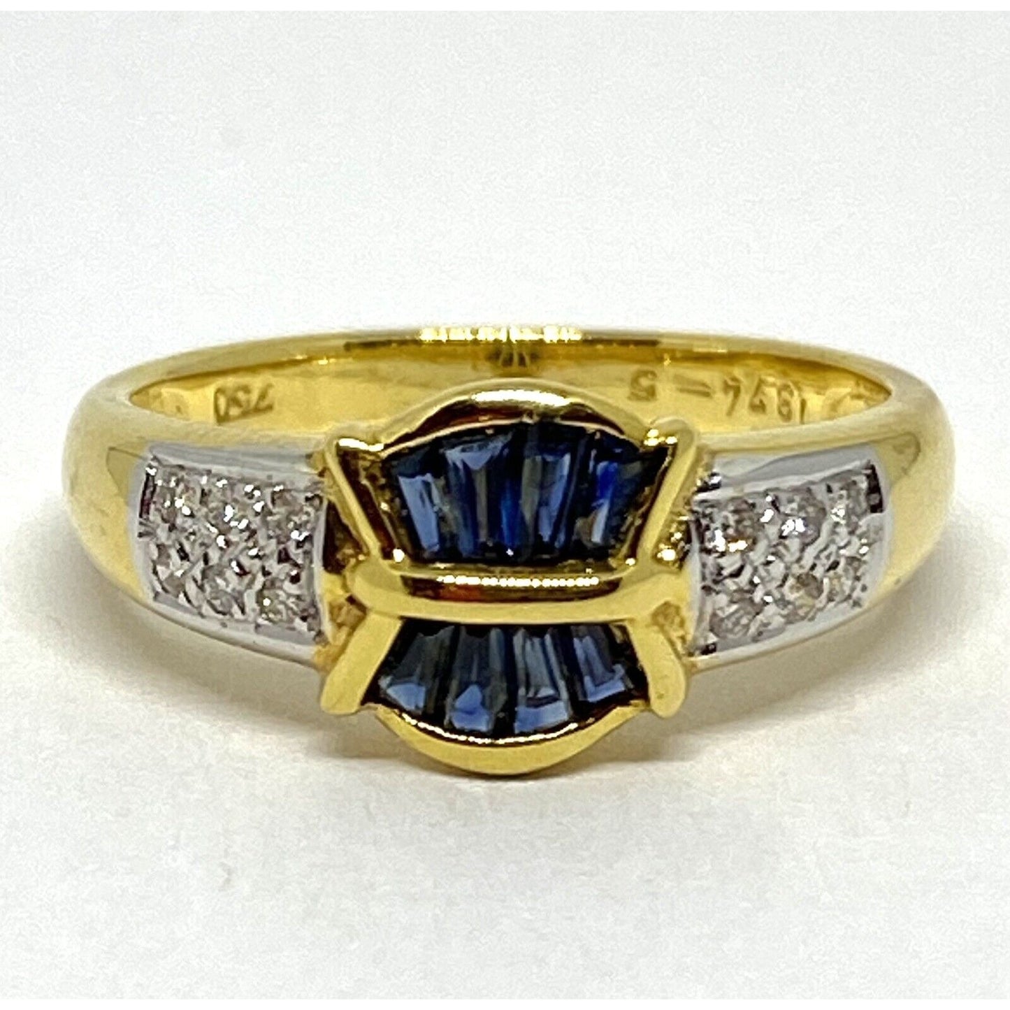 Diamond Sapphire 18K Gold Elegant Cluster Ring