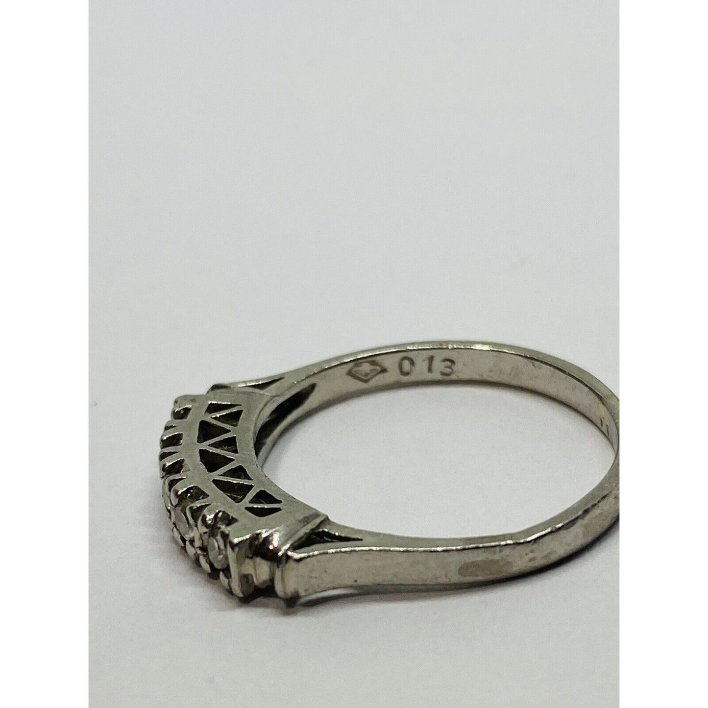 Platinum PT900 Diamond Ring 3 gms, Sz 5.5 0.13 ctw