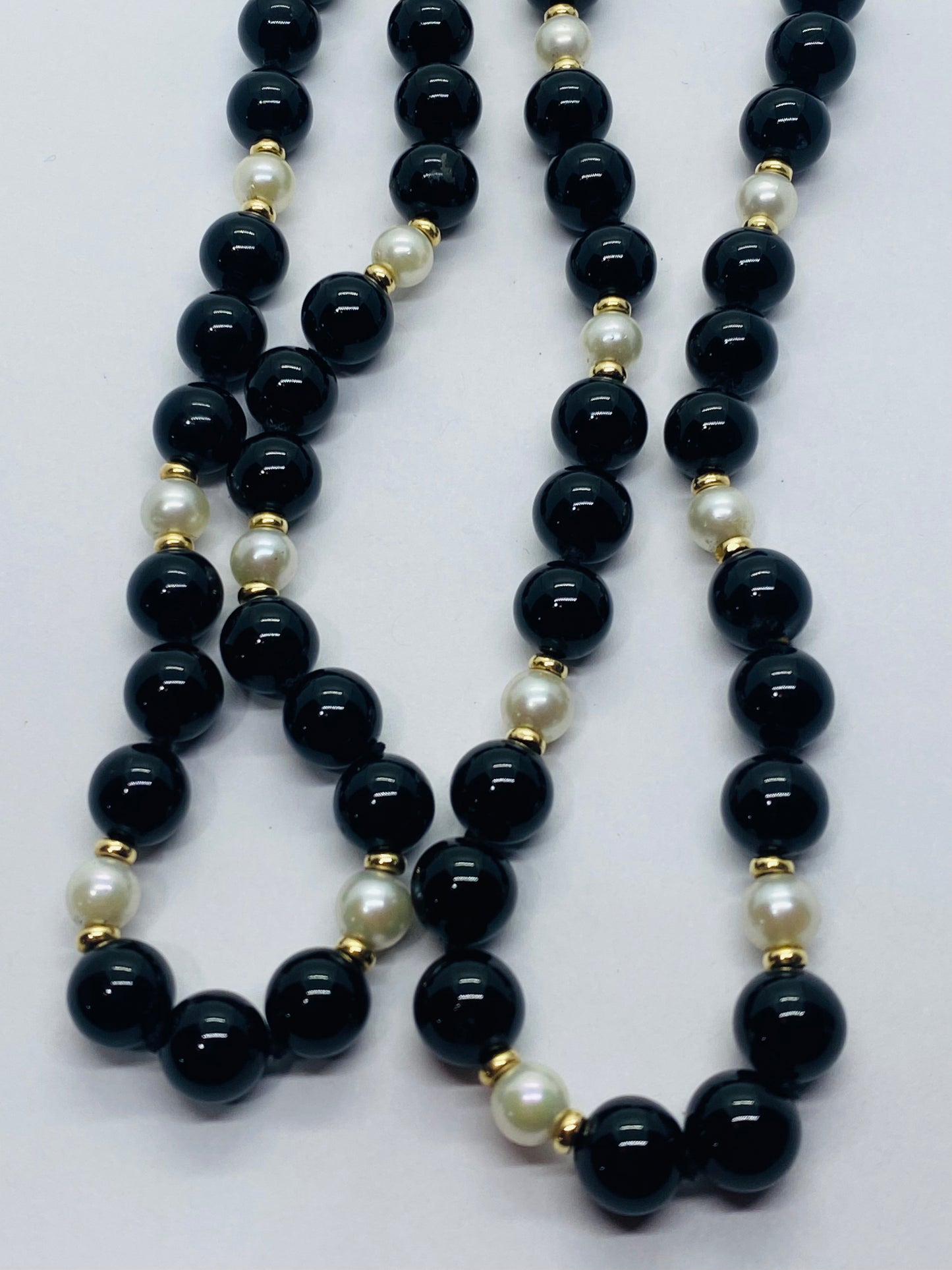 TIFFANY & CO. 585 14K YELLOW GOLD w/ BLACK ONYX & PEARL BEADED NECKLACE, 30 INCH