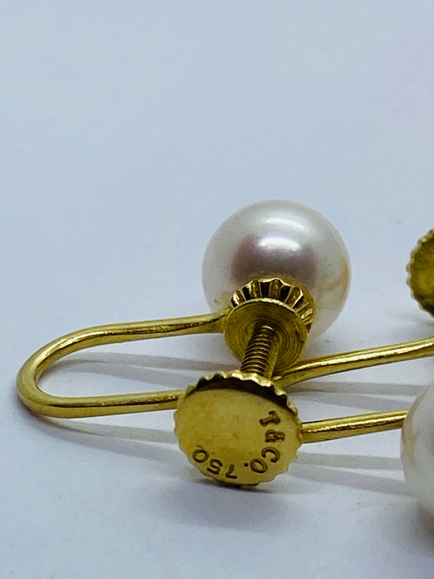 RETIRED VINTAGE TIFFANY & CO. 18K YELLOW GOLD PEARL SCREW BACK EARRINGS 7MM