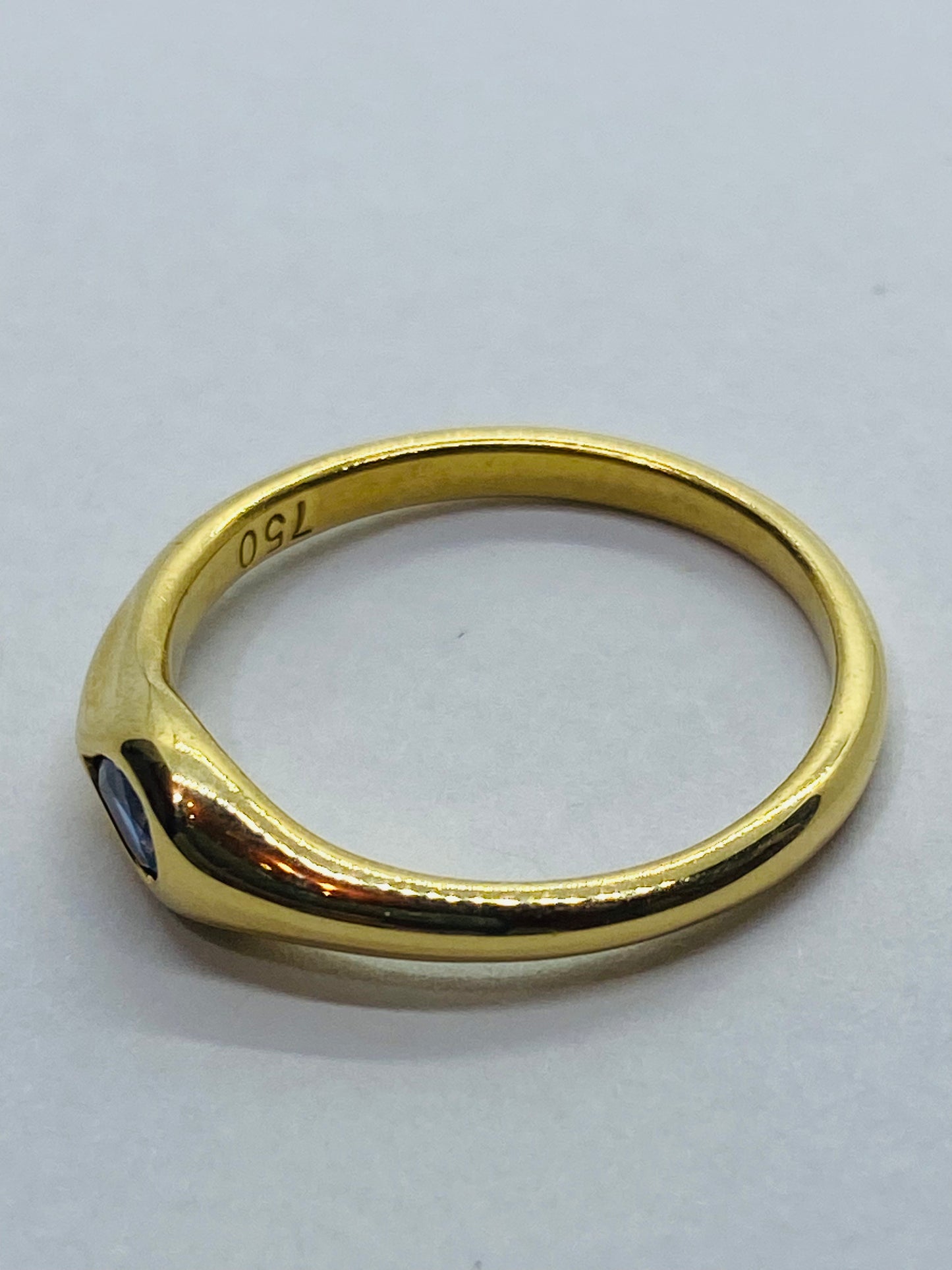 TIFFANY & CO. Blue Pear Shape Sapphire 18k Yellow Gold Authentic