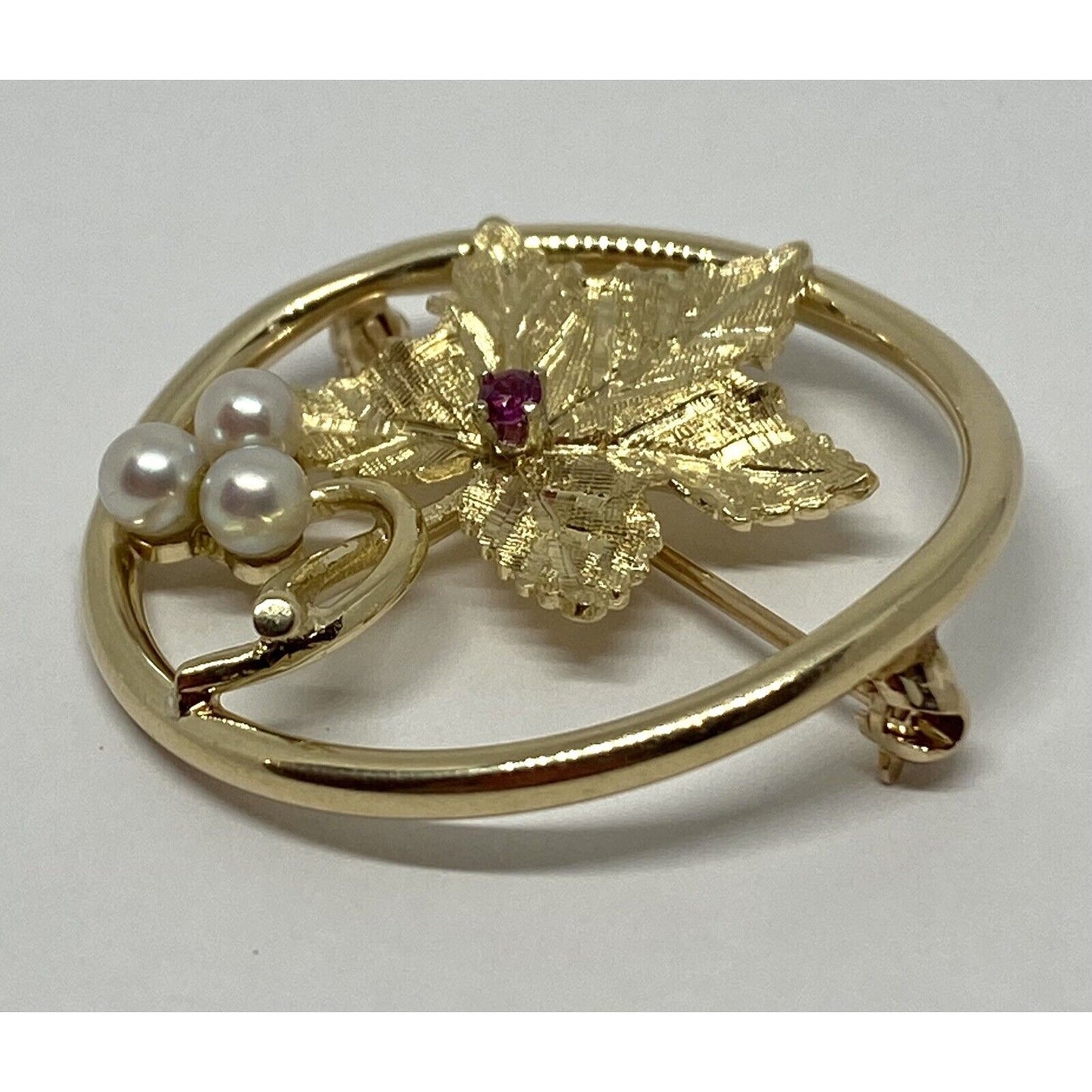 Vintage 14K Yellow Gold Maple Leaf Brooch -Ruby,