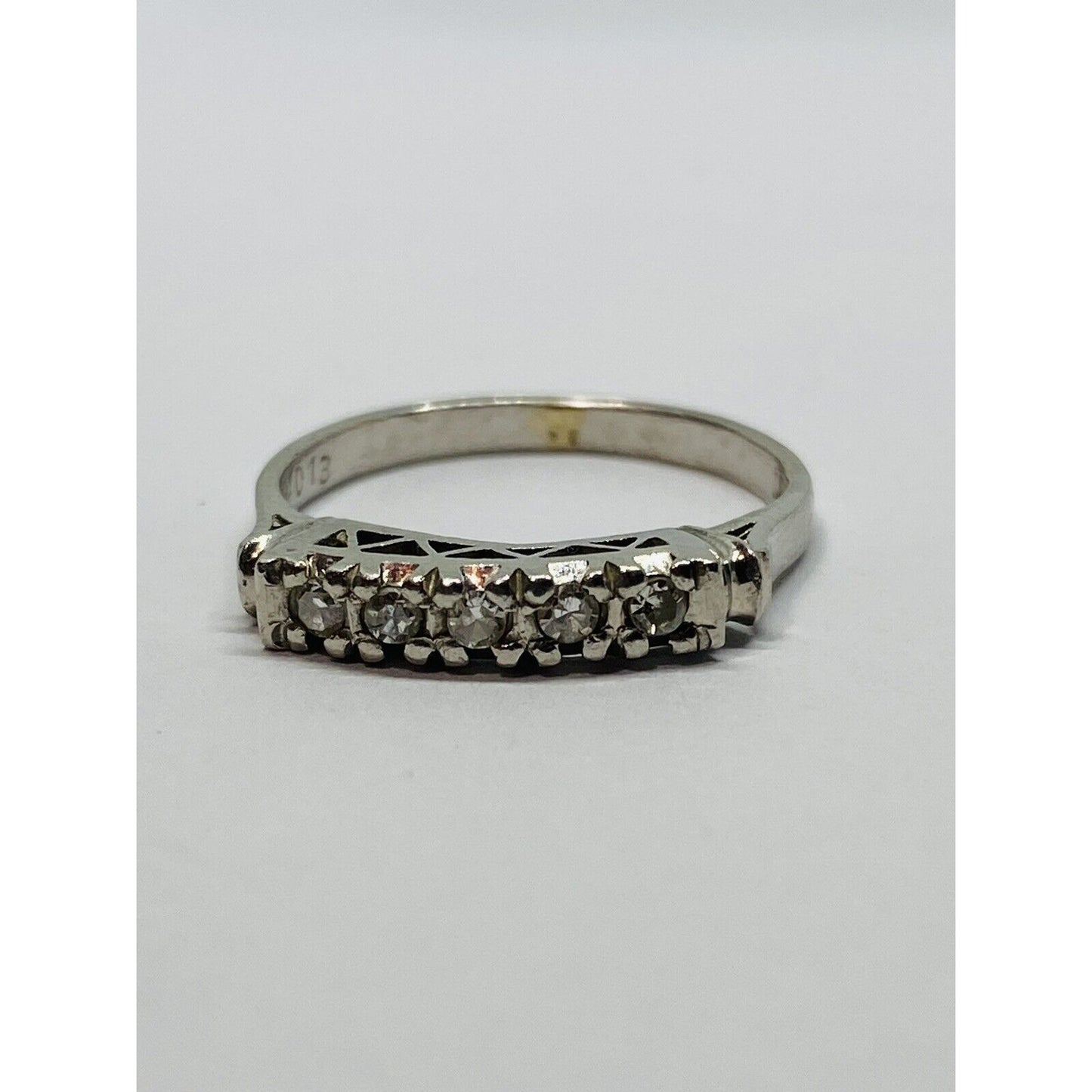 Platinum PT900 Diamond Ring 3 gms, Sz 5.5 0.13 ctw