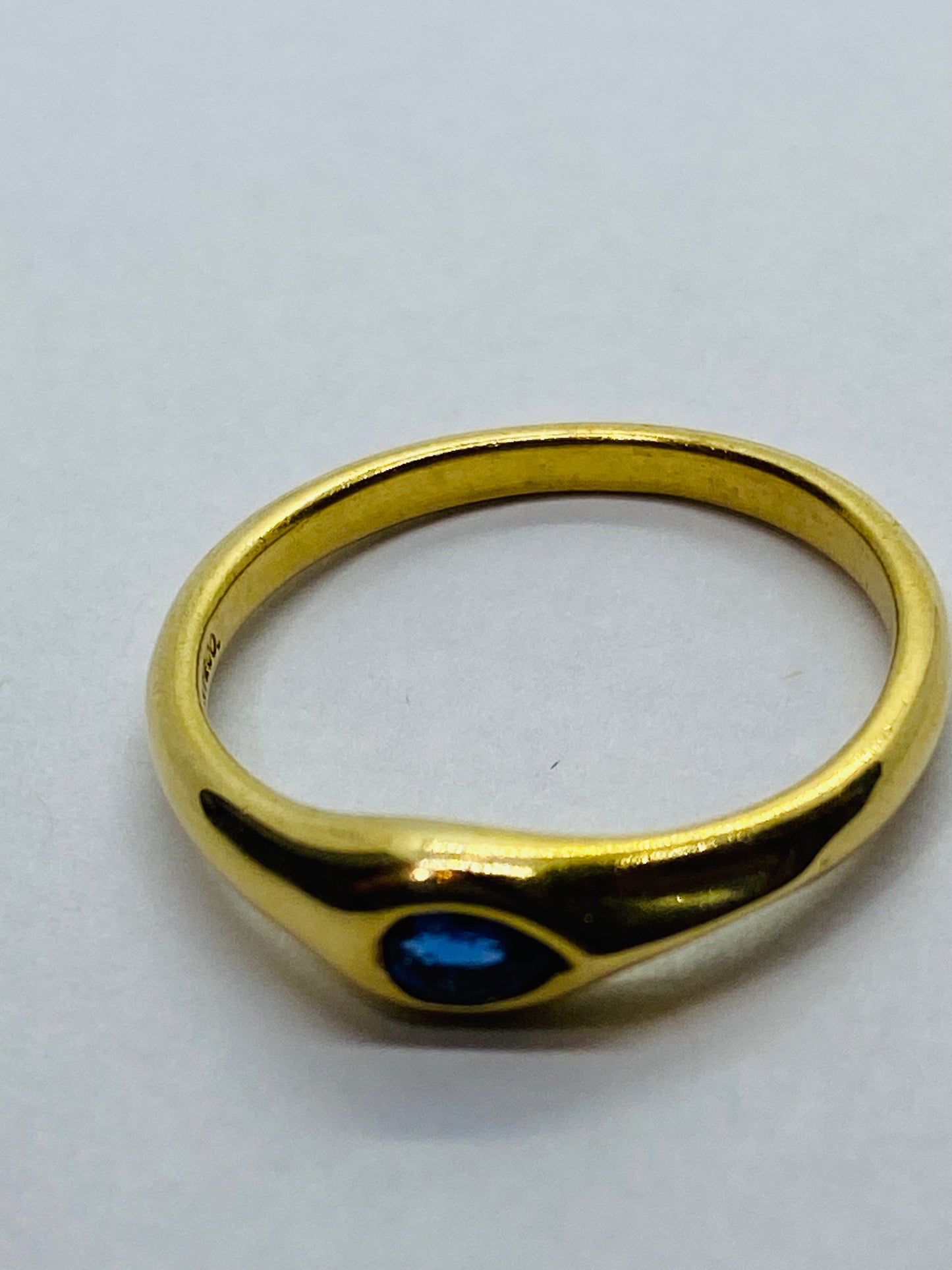 TIFFANY & CO. Blue Pear Shape Sapphire 18k Yellow Gold Authentic