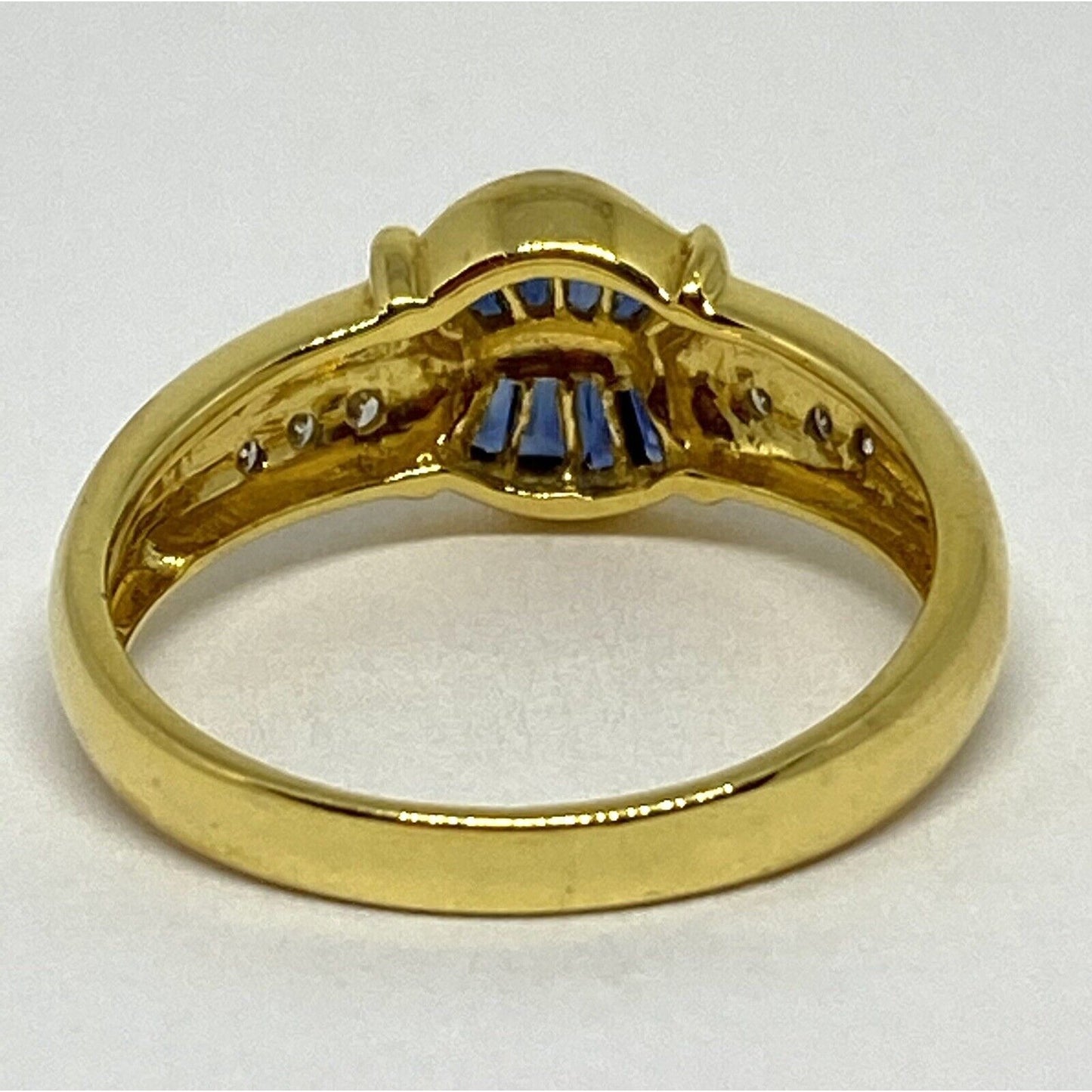 Diamond Sapphire 18K Gold Elegant Cluster Ring