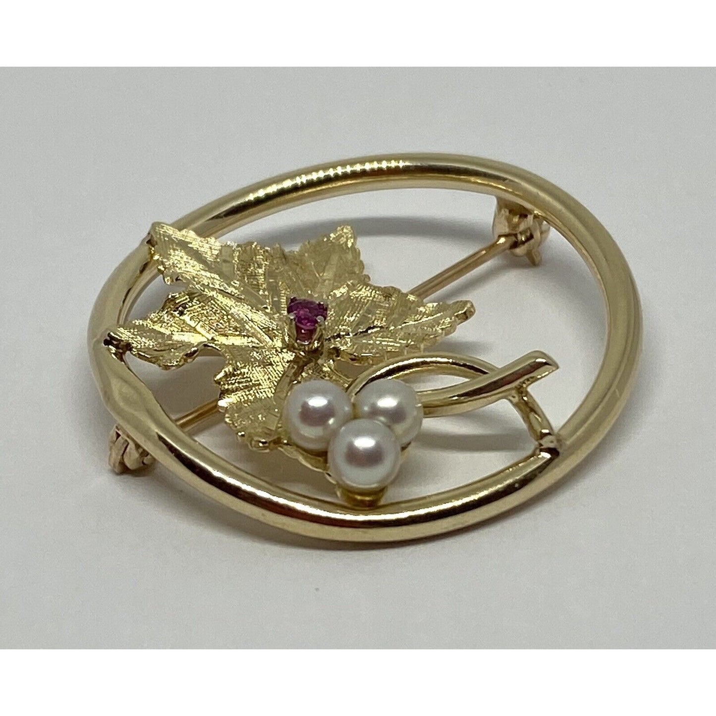 Vintage 14K Yellow Gold Maple Leaf Brooch -Ruby,