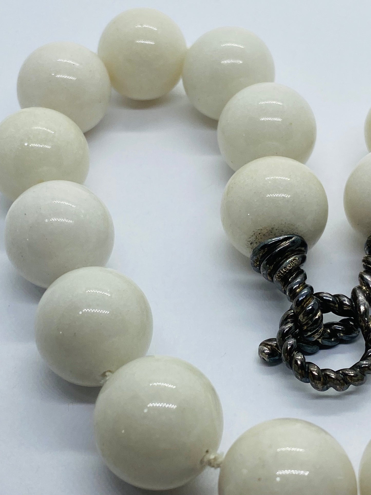 Rare Tiffany & Co. 925 Silver 18mm Bead White Dolomite 16.5” Necklace pouch Box