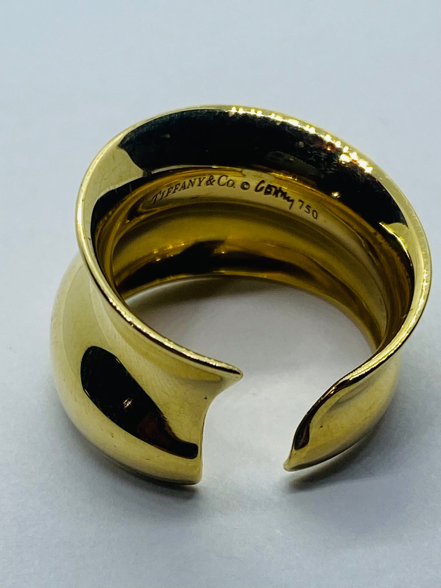 Tiffany & Co. Frank Gehry 18k Yellow Gold 750 Contour Size 6 Cuff Retired Pouch