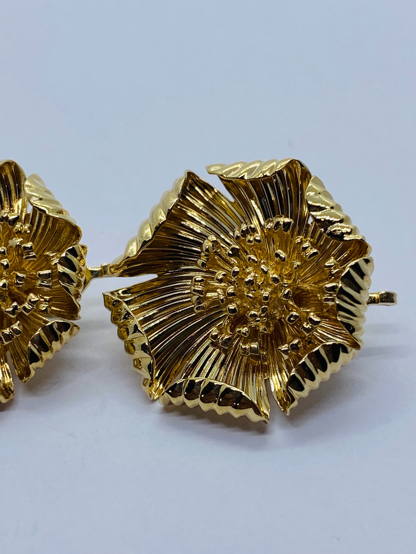 TIFFANY & CO FLOWER 14K YELLOW GOLD EARRINGS MINT 25MM 17.3 Grams
