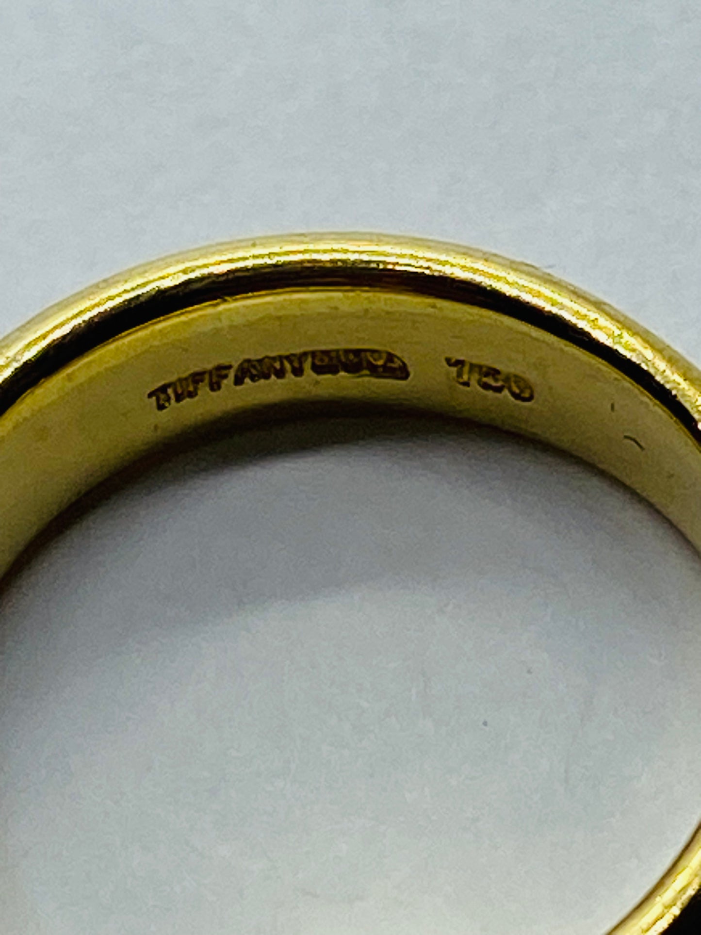 TIFFANY & Co. 18K 750 Yellow Gold Diamond Circle Charm Dangle Ring 3.5 Pouch Box