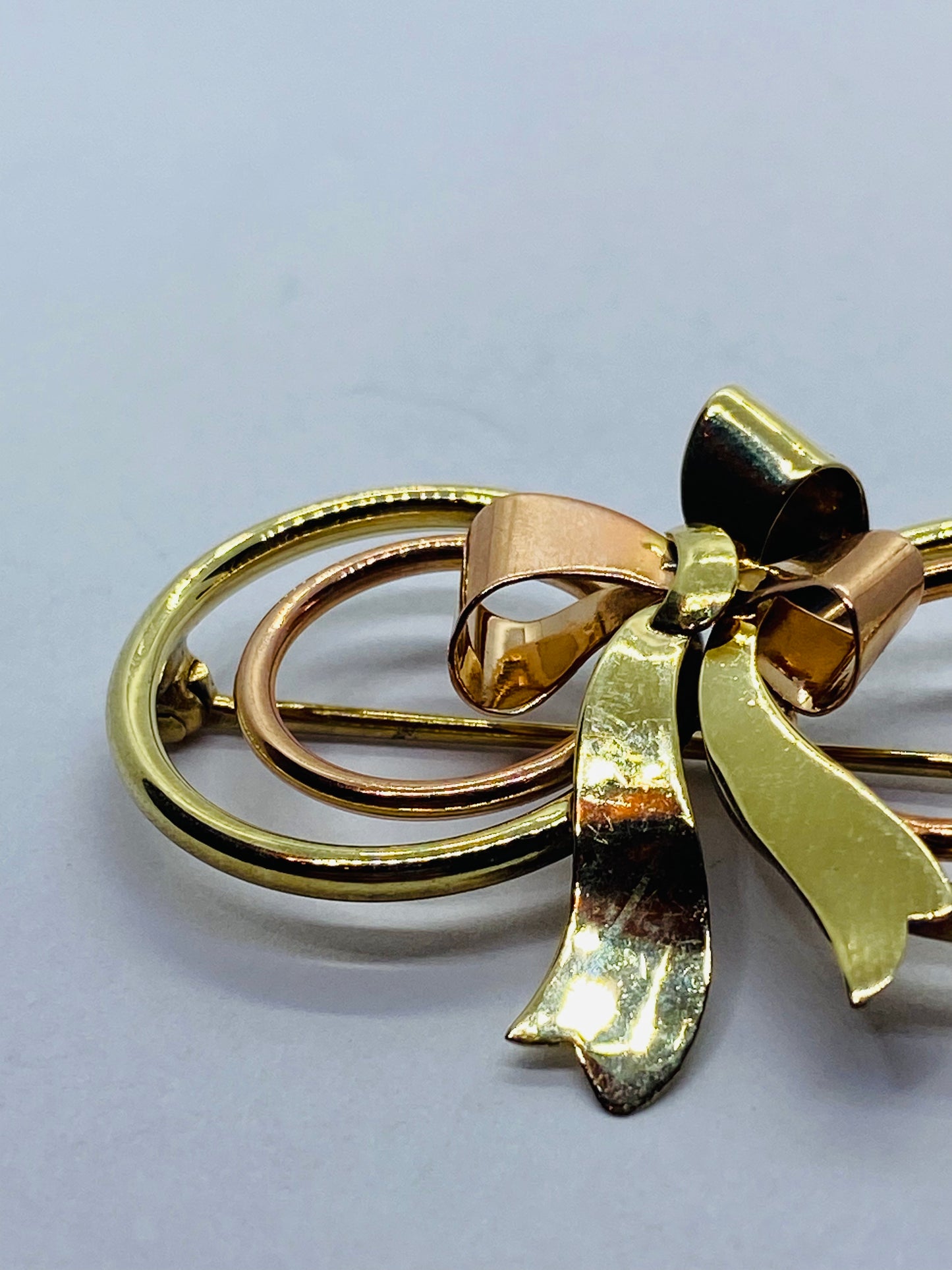Vintage Tiffany & Co Rose Gold Ribbon Brooch Circles Pouch and Box