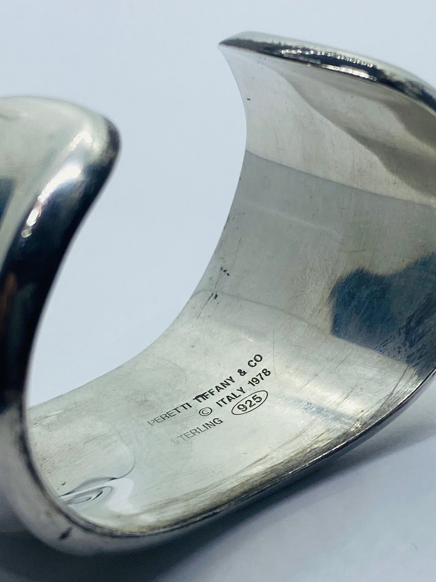 1978 Tiffany & Co 925 Sterling Silver Peretti Left Bone Cuff Motif Small 5.75” Bracelet