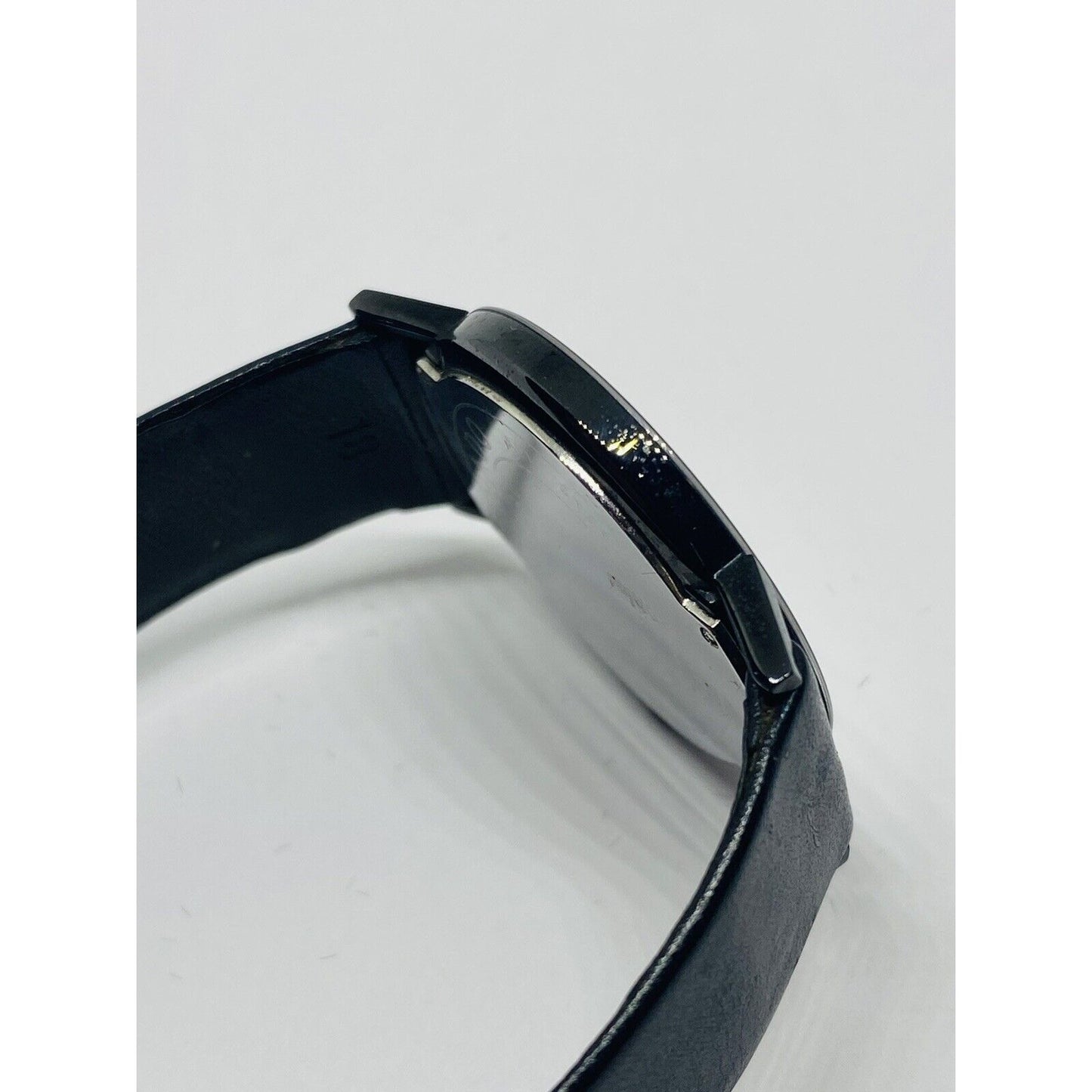 Movado Museum Ultra Slim Largest Face 33mm Unisex Keeps Time Box Papers READ!