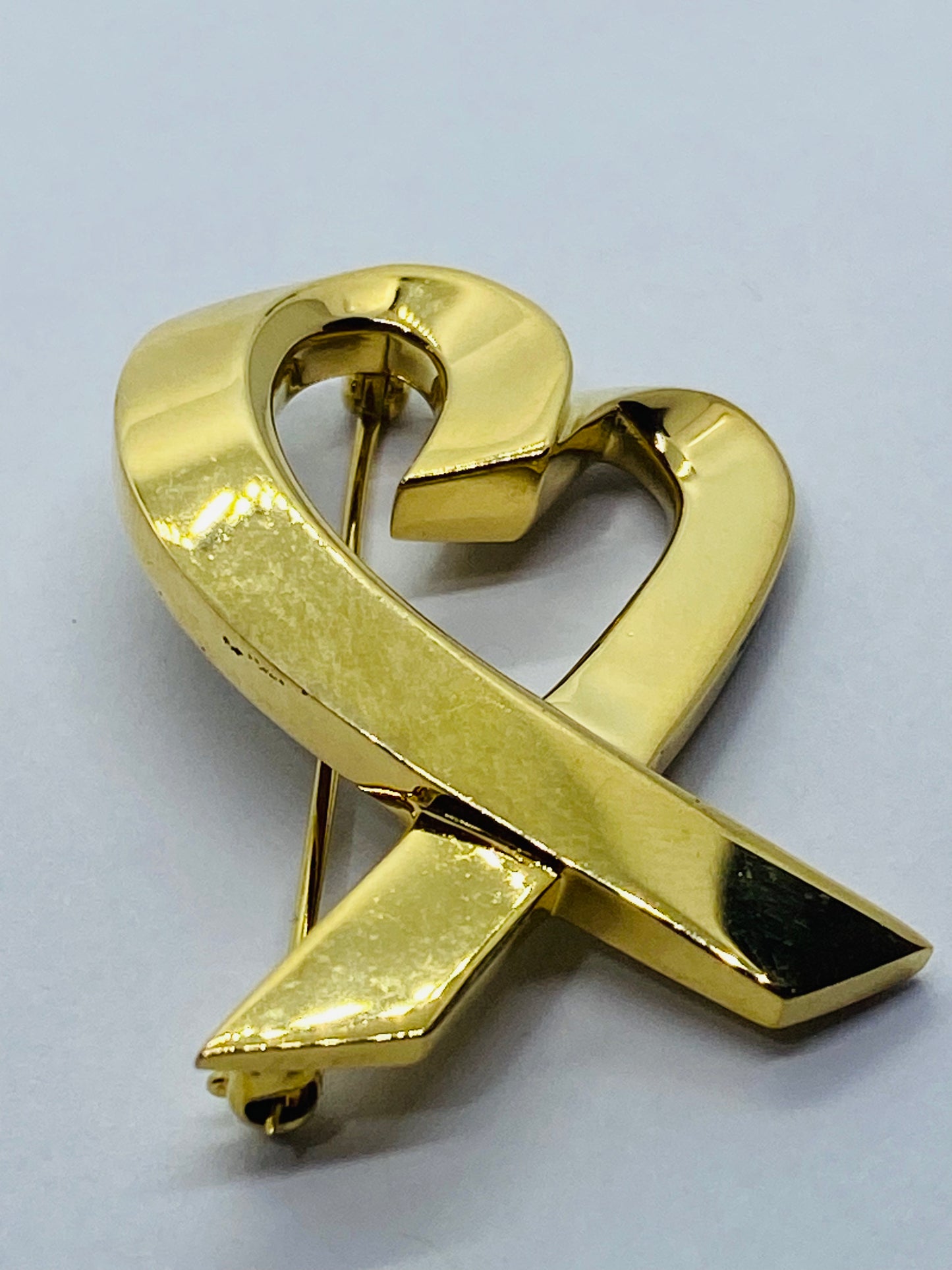 Tiffany & Co Paloma Picasso 18K Yellow Gold Loving Heart Brooch Pin Large 1.25"