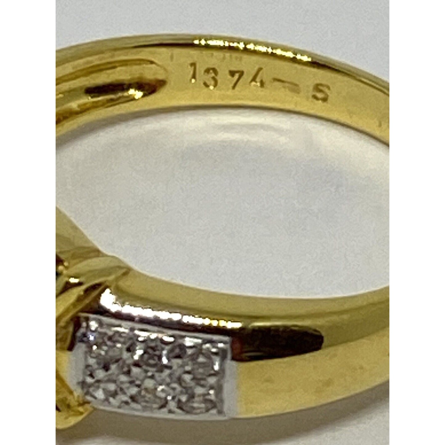 Diamond Sapphire 18K Gold Elegant Cluster Ring
