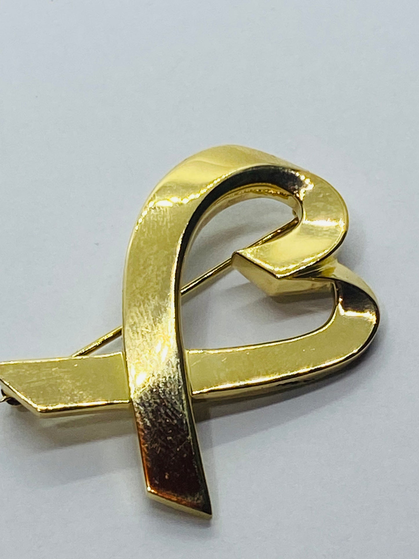 Tiffany & Co Paloma Picasso 18K Yellow Gold Loving Heart Brooch Pin Large 1.25"