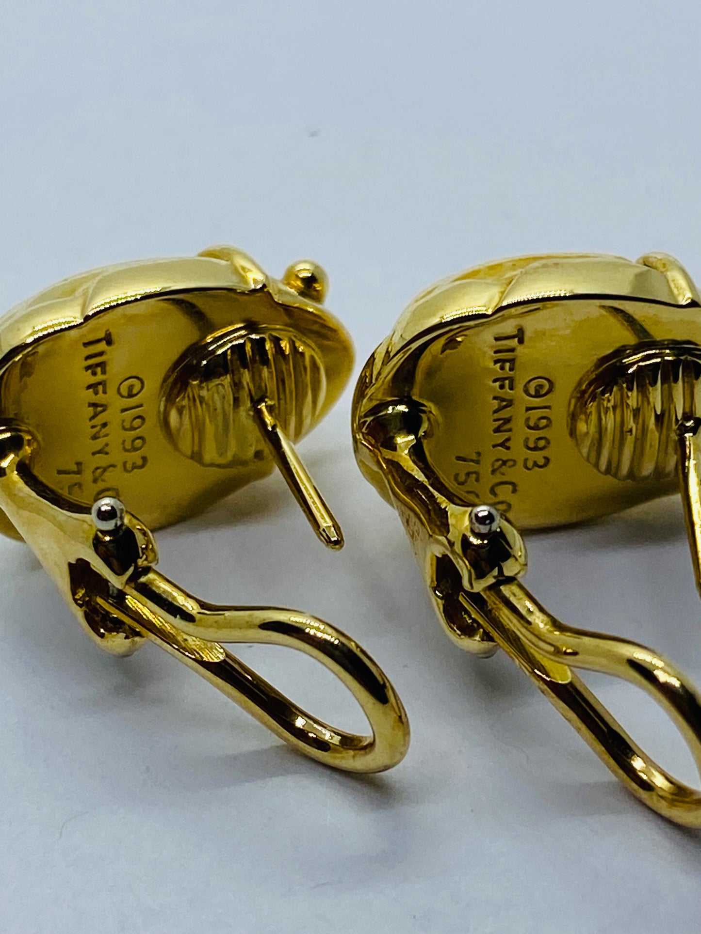Tiffany Scarab Beetle 18k Gold Earrings. Rare 1993 750. Box, Pouch, Ribbon Bag