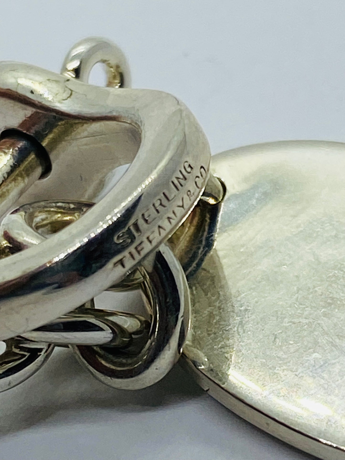 Tiffany & Co Silver Shackle Oval Key Ring Keychain Key Chain