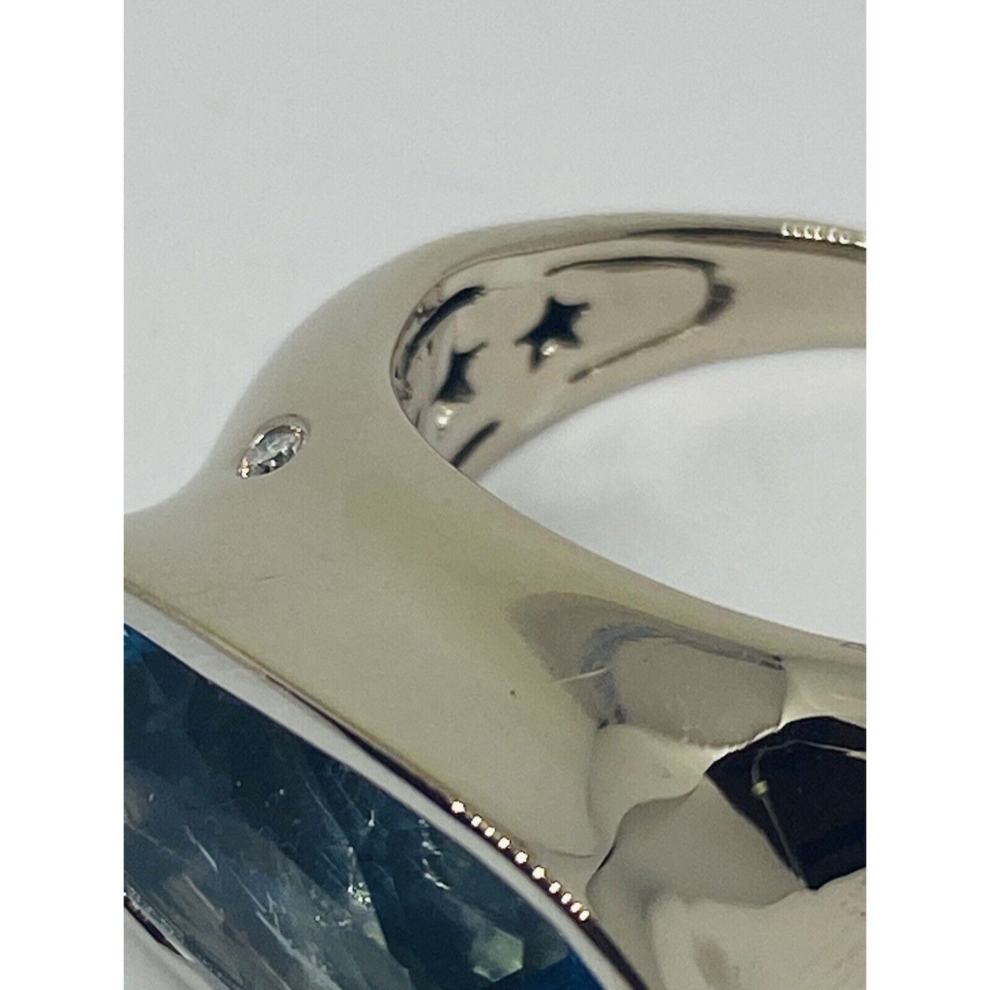 H. Stern Diamond 6.87ct Blue Topaz 18K Gold Oval Cocktail Ring 12.0 Grams Size 6