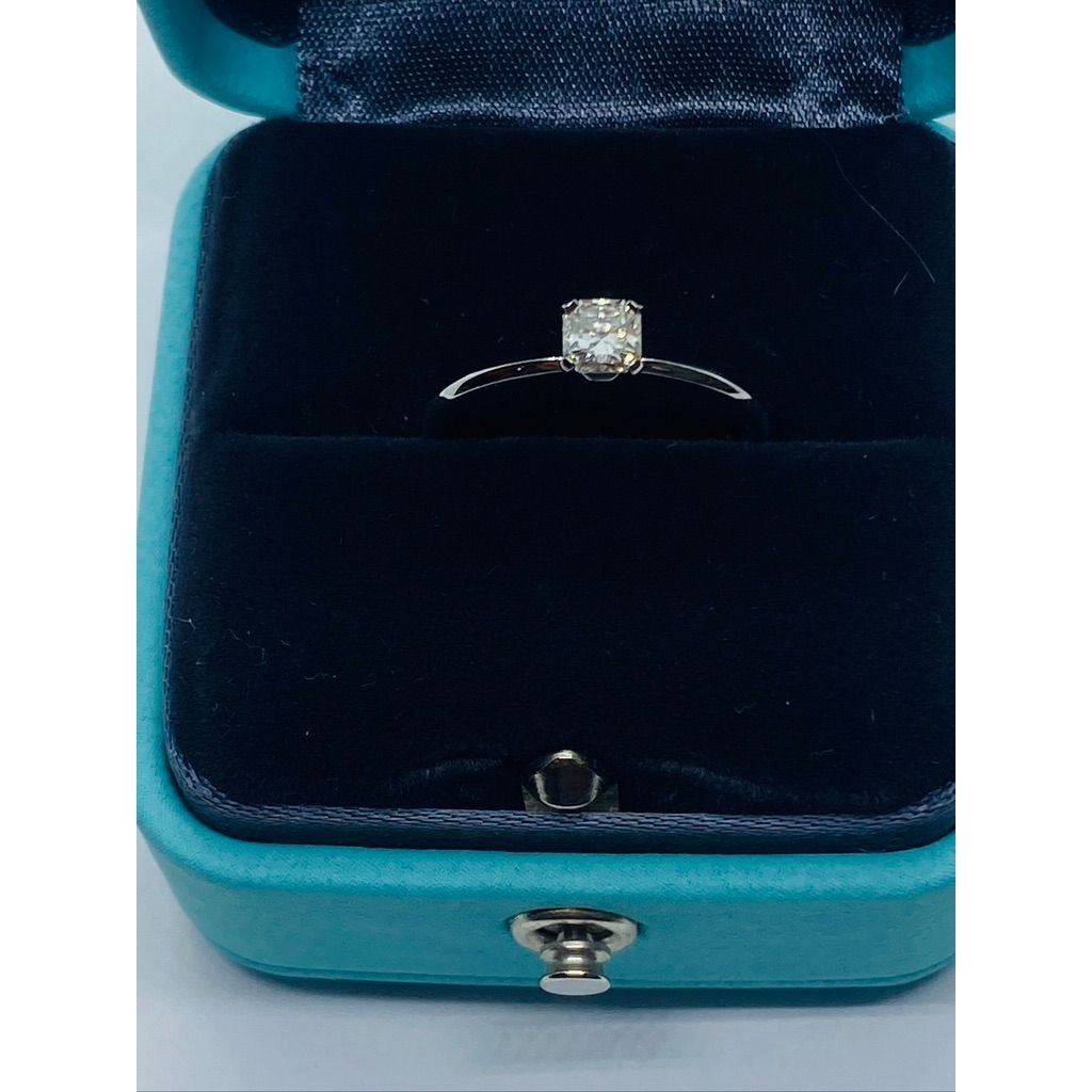 Tiffany & Co Tru Cut Engament Ring .27CTW Platinum Ring Size 4.5 VVS2