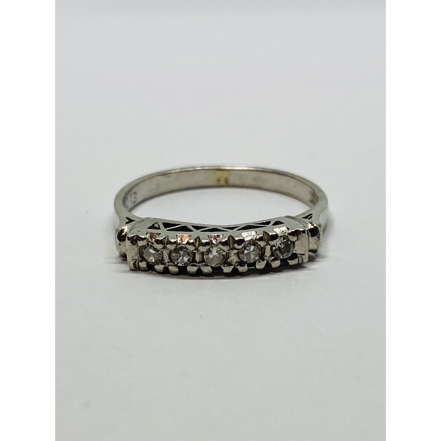 Platinum PT900 Diamond Ring 3 gms, Sz 5.5 0.13 ctw
