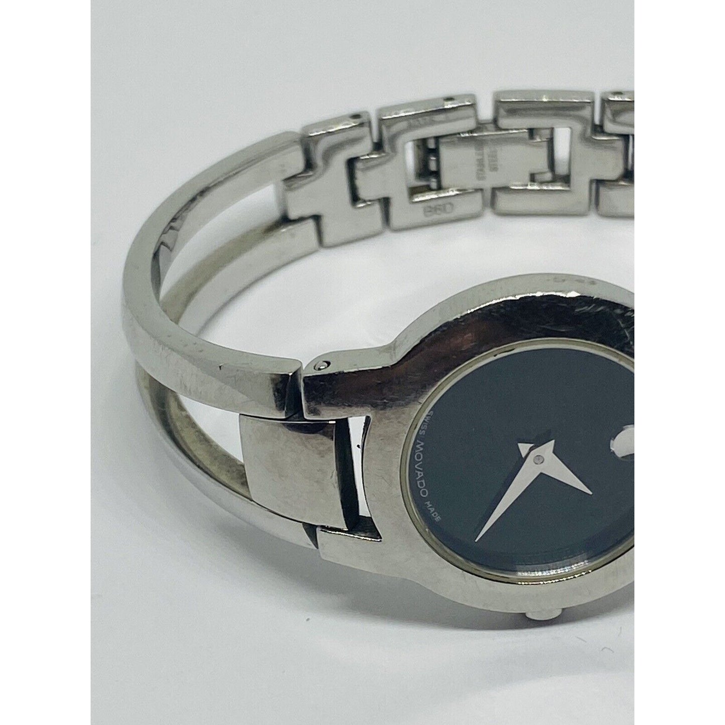 Lady Movado Amorosa Black Museum Dial Swiss Quartz Watch 84 E4 1842 6” Wrist.