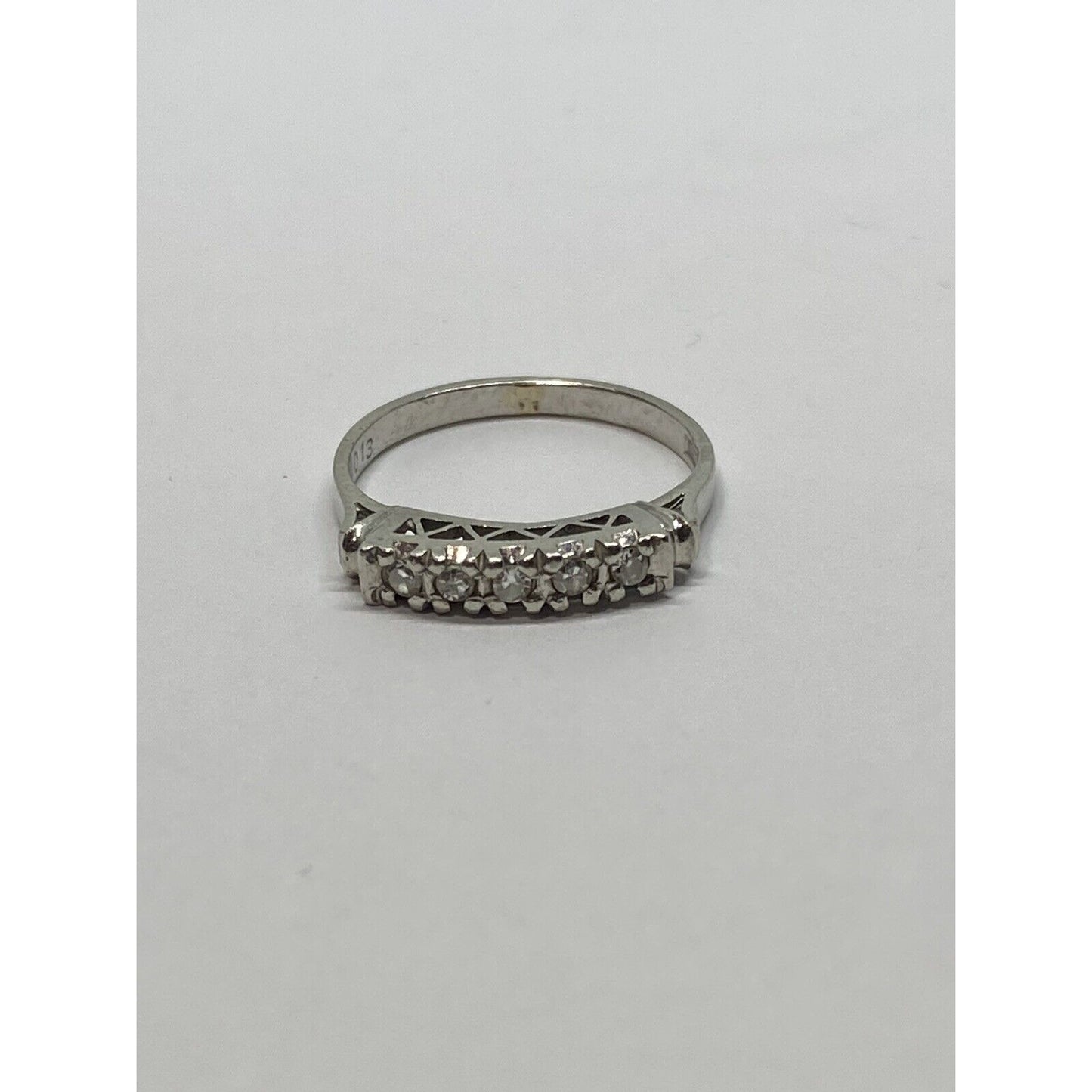 Platinum PT900 Diamond Ring 3 gms, Sz 5.5 0.13 ctw