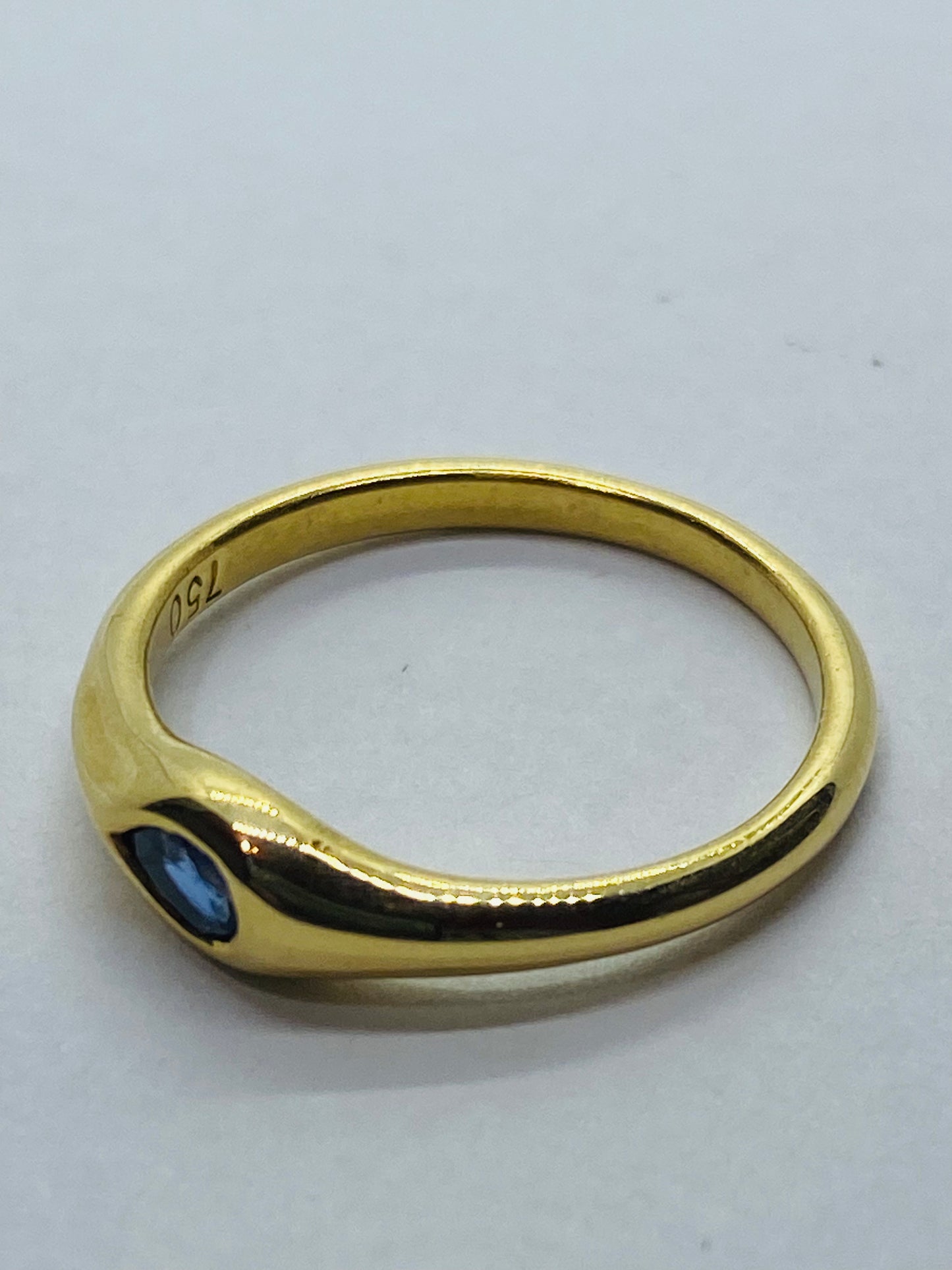 TIFFANY & CO. Blue Pear Shape Sapphire 18k Yellow Gold Authentic