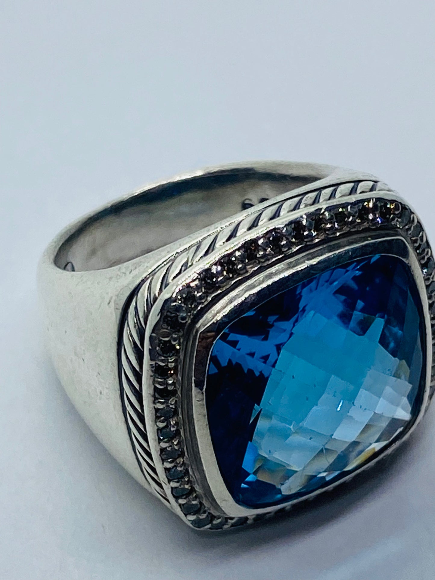 David Yurman Albion Diamond Blue Topaz Ring 14MM Topaz 100% Authentic Pouch 6.5