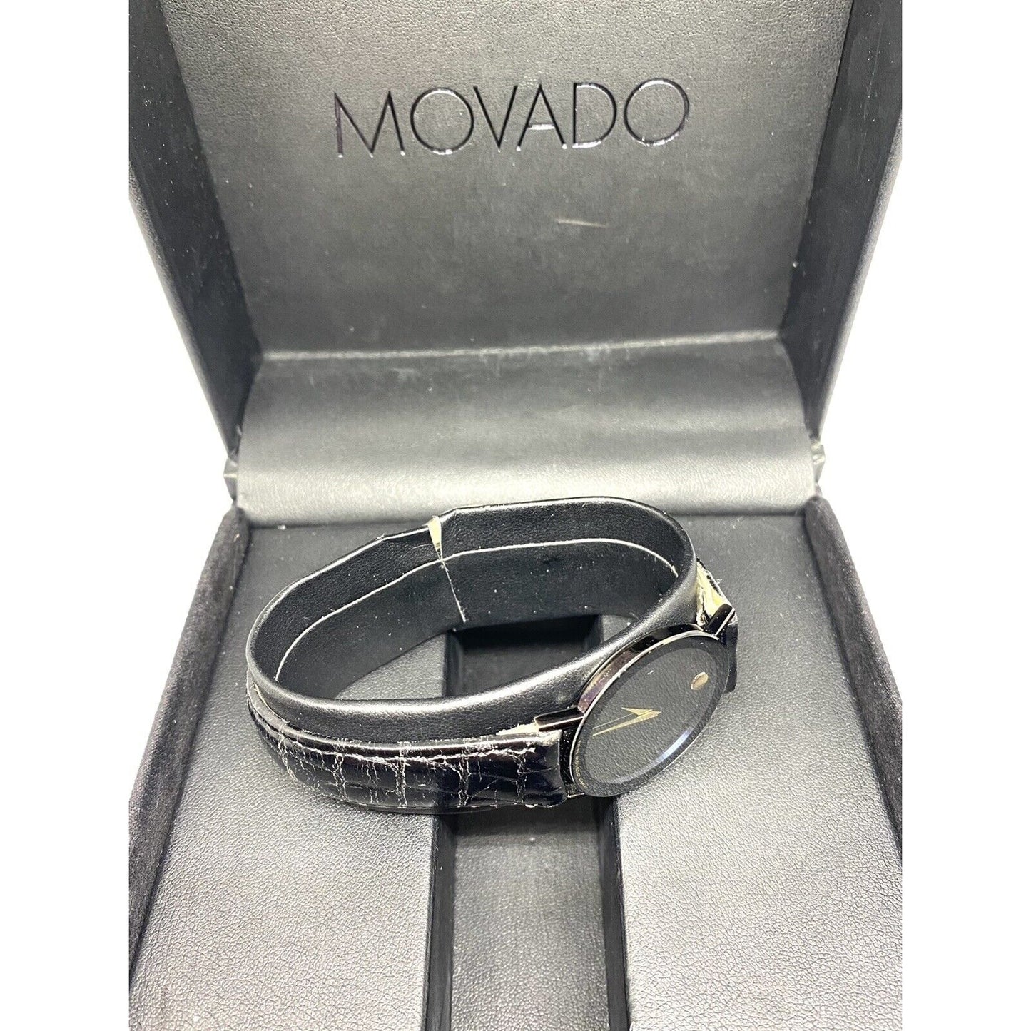 Movado Museum Ultra slim Thin Black Dial Quartz Watch 84.C6.882.2.A BOX!