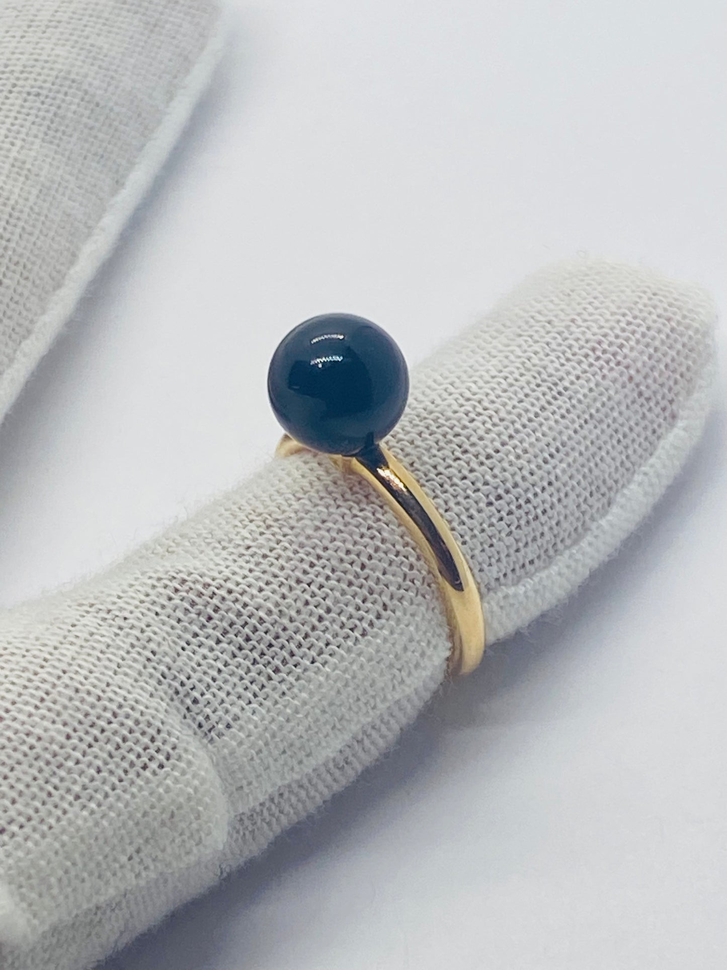 Tiffany & Co 18k Rose Gold Onyx Bead Ring Hardwear Size 4, 7.5mm Onyx Ball Pouch