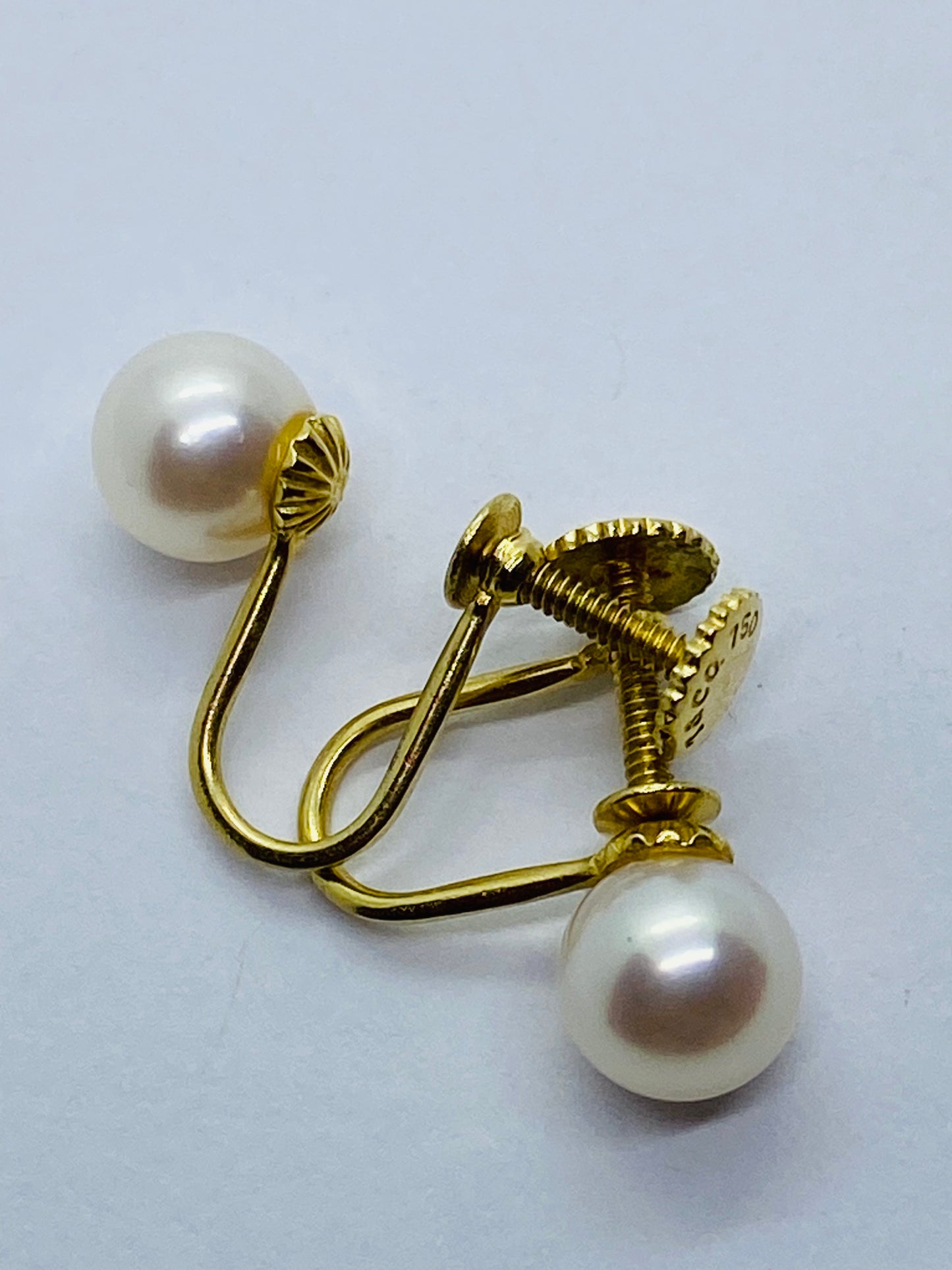 RETIRED VINTAGE TIFFANY & CO. 18K YELLOW GOLD PEARL SCREW BACK EARRINGS 7MM