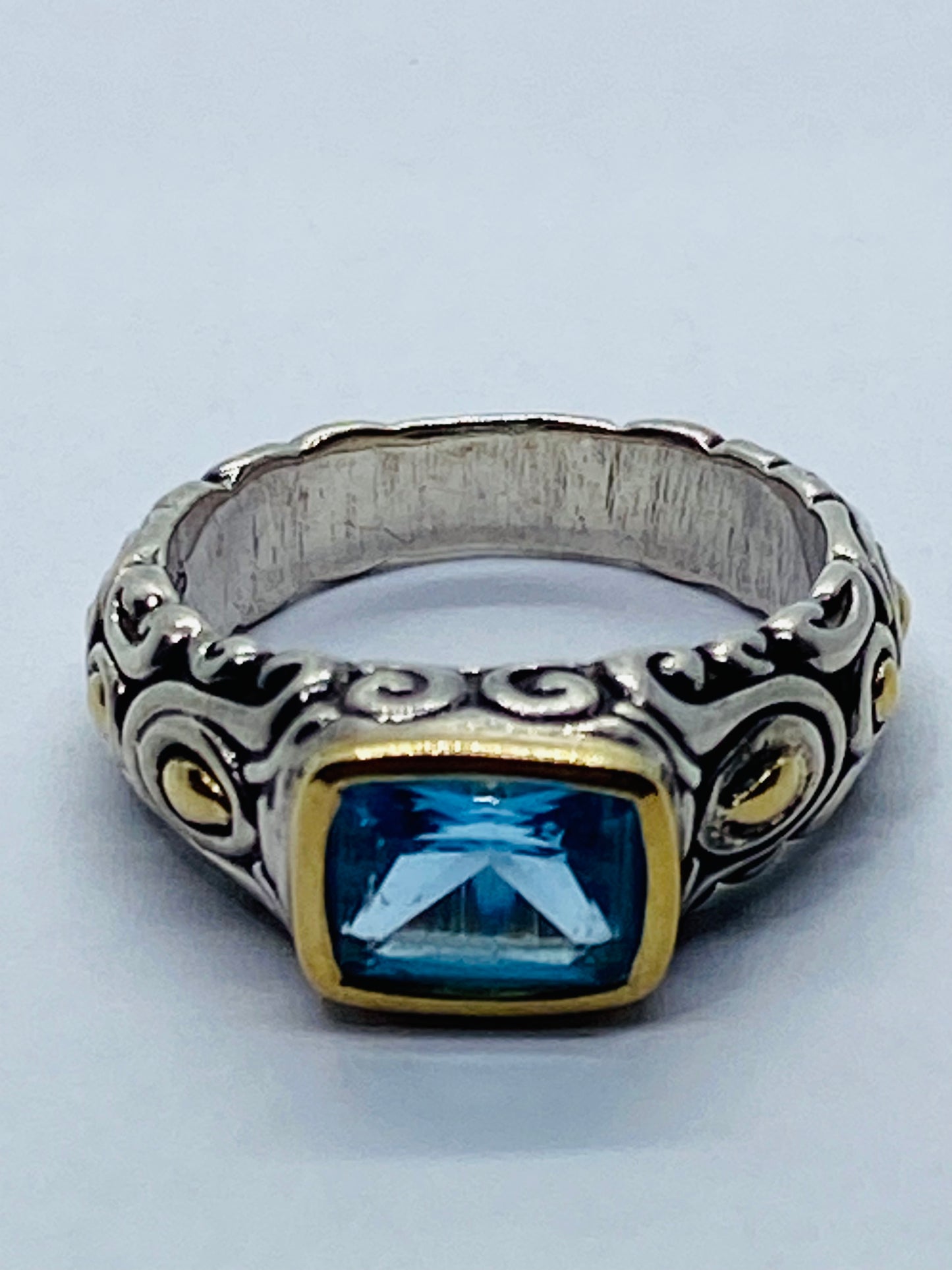 John Hardy Blue Topaz Sterling Silver 925 18K Yellow Gold Ring Size 6