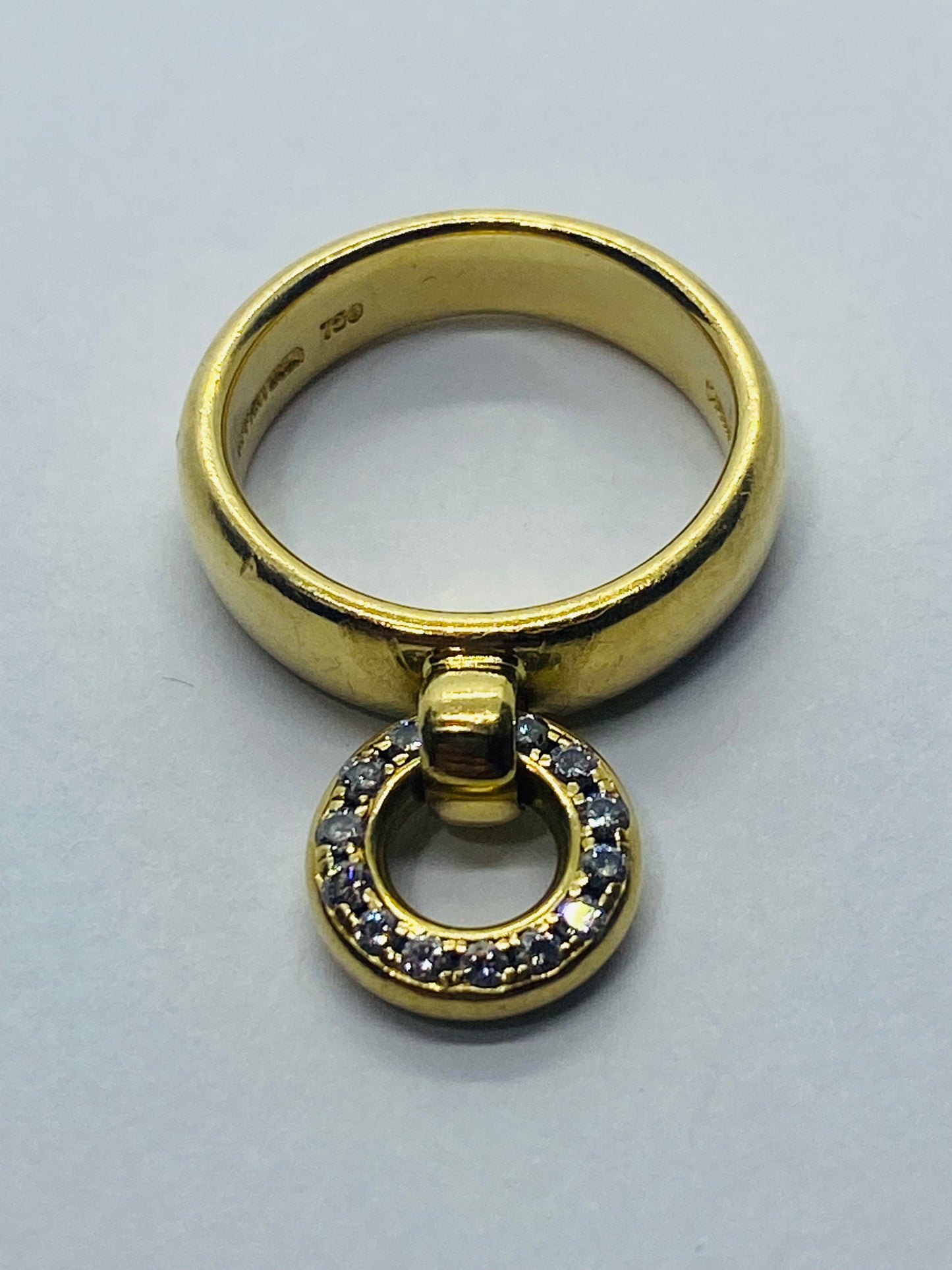 TIFFANY & Co. 18K 750 Yellow Gold Diamond Circle Charm Dangle Ring 3.5 Pouch Box