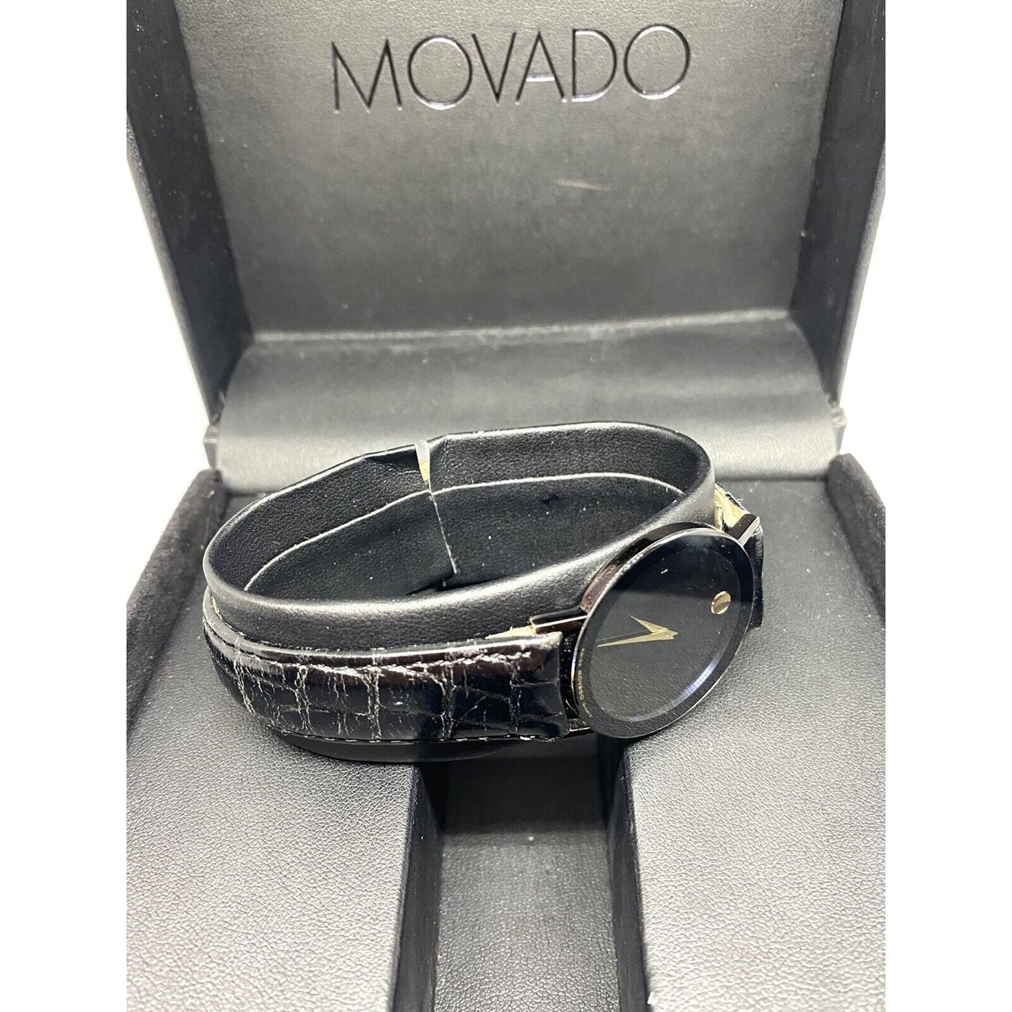 Movado Museum Ultra slim Thin Black Dial Quartz Watch 84.C6.882.2.A BOX!
