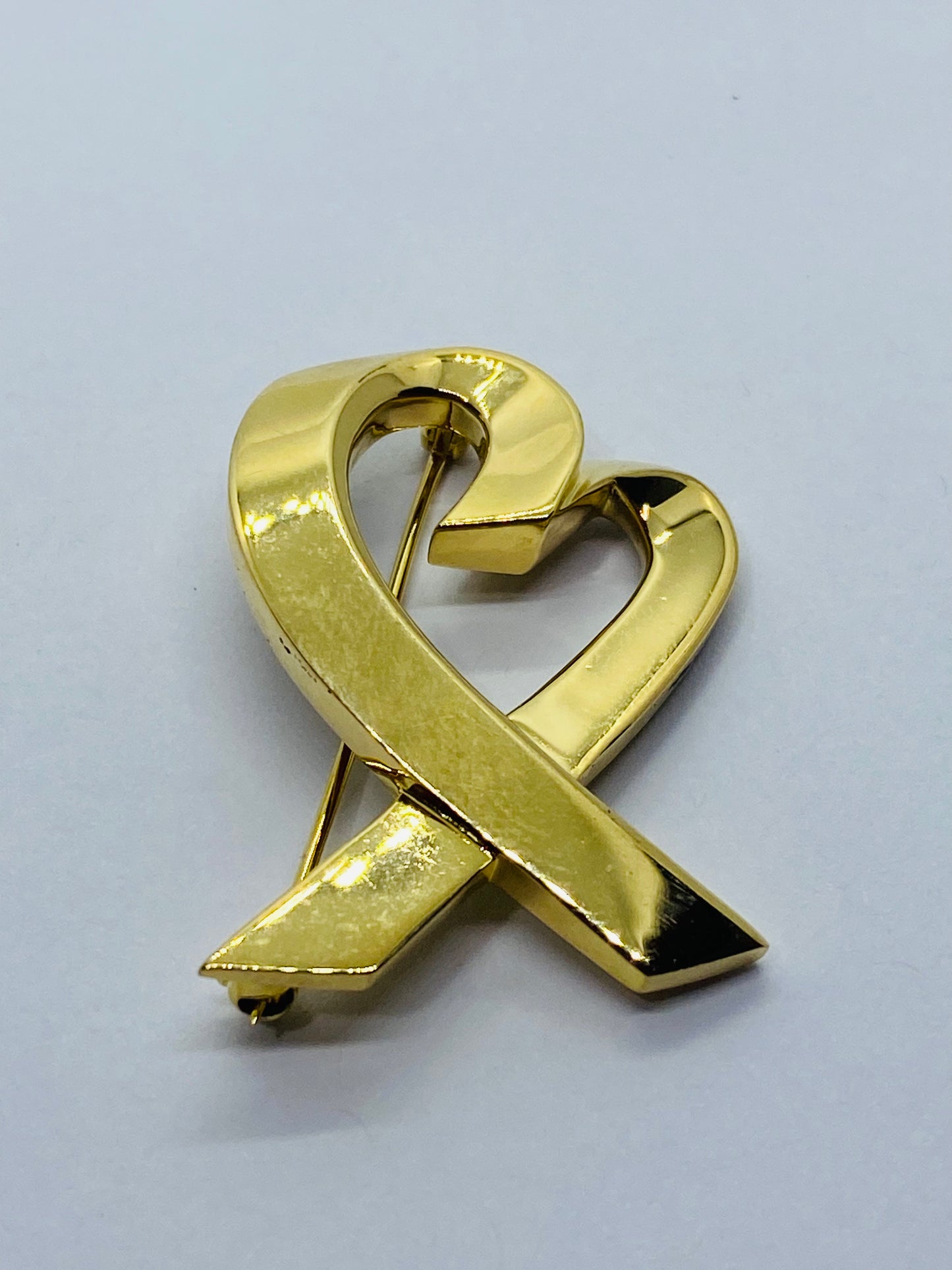 Tiffany & Co Paloma Picasso 18K Yellow Gold Loving Heart Brooch Pin Large 1.25"