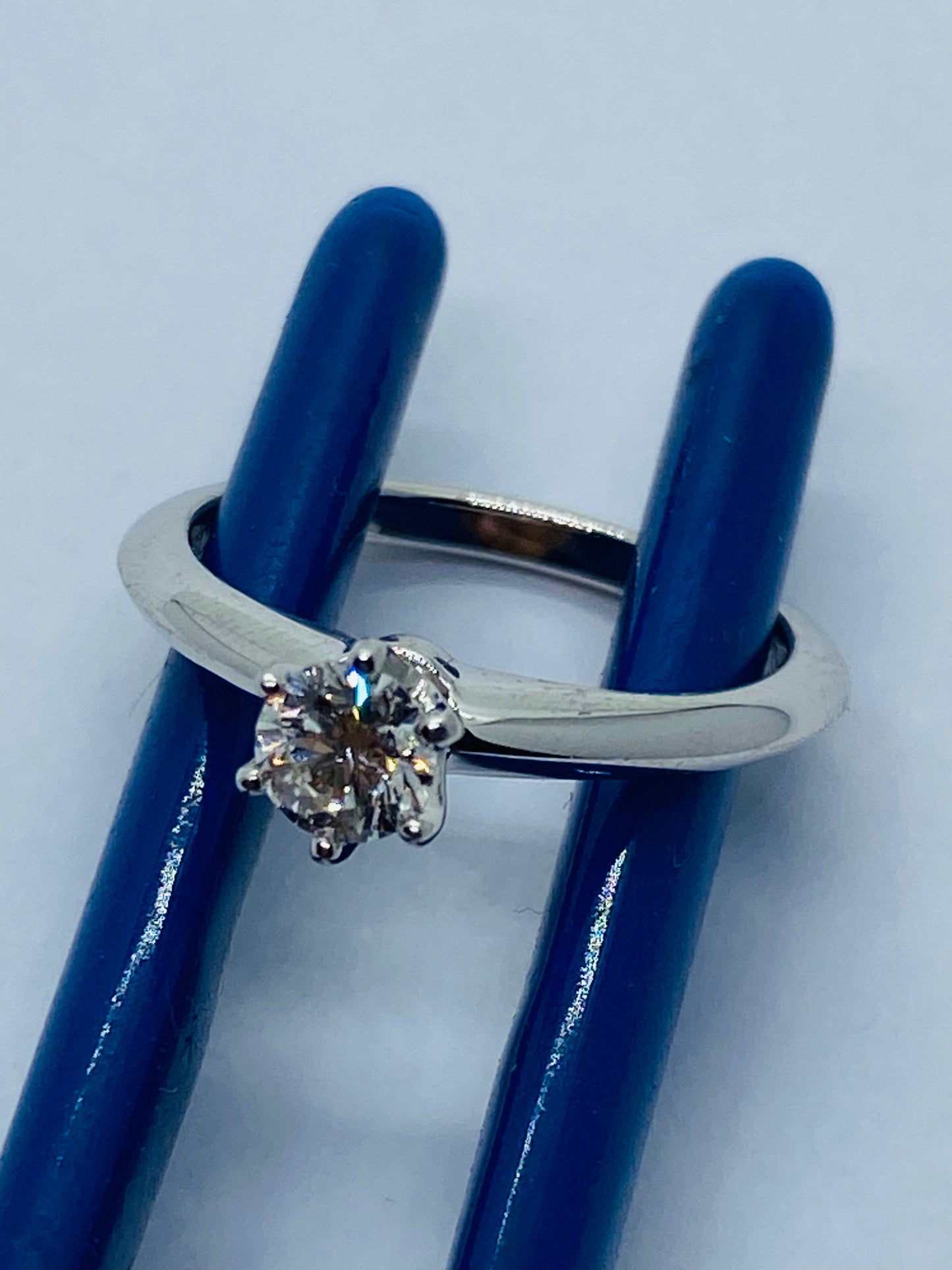 Tiffany & Co. .33 G-H VS2 Diamond Platinum Solitaire Engagement Ring BOX! Size 5