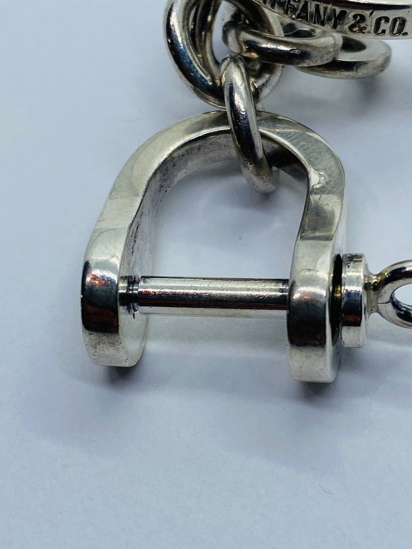 Tiffany & Co Silver Shackle Key Ring Keychain Rare 3.5” 36.8 Grams Pouch Box