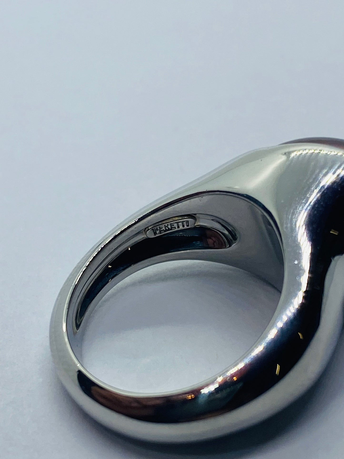 TIFFANY & CO ELSA PERETTI DARK GREY PEARL PLATINUM, Size 6, 23 Grams RARE 80’s