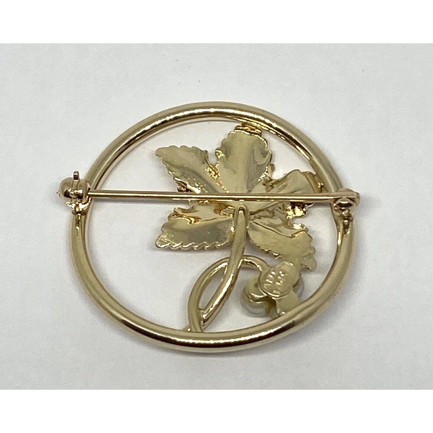 Vintage 14K Yellow Gold Maple Leaf Brooch -Ruby,