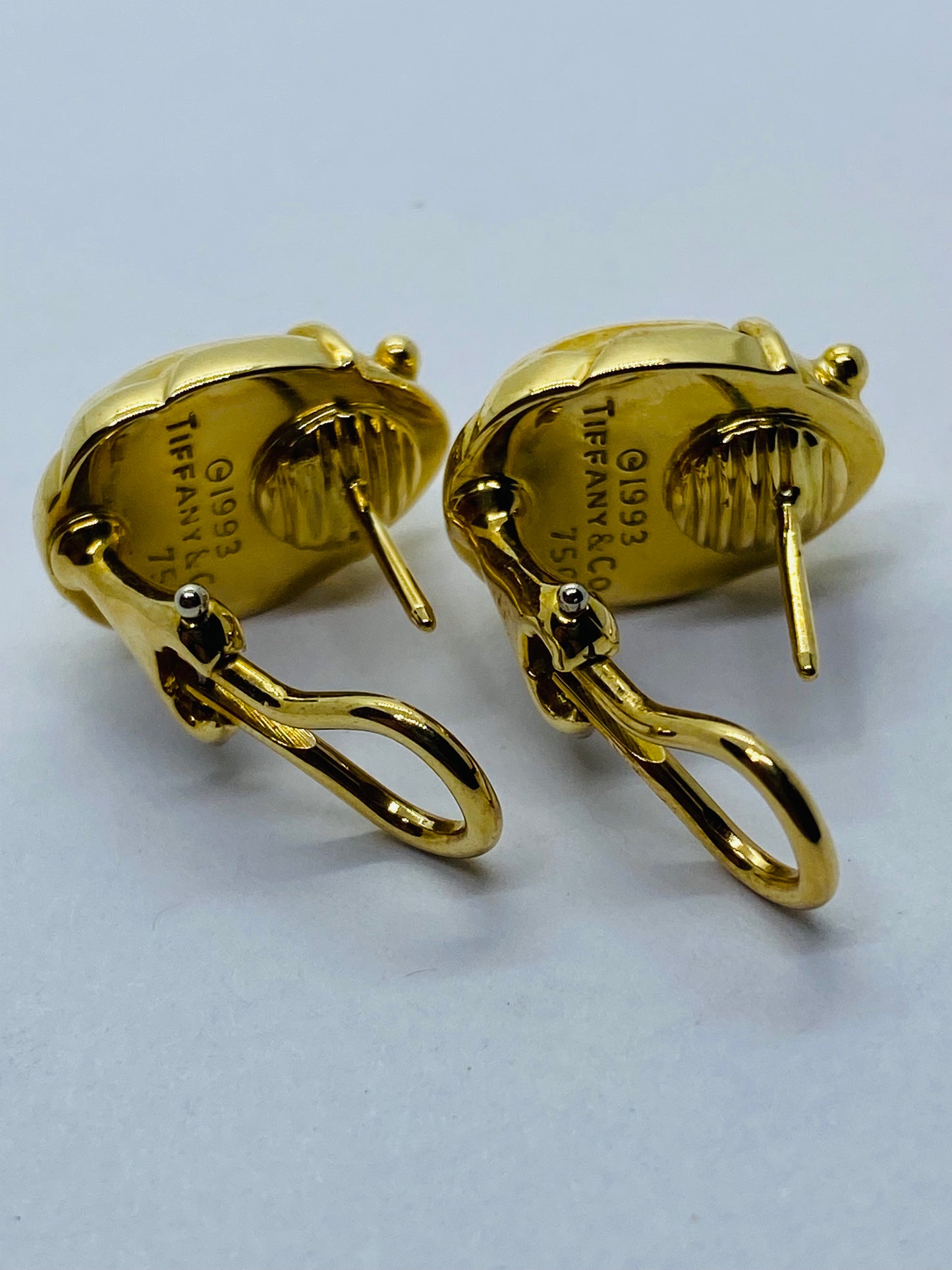 Tiffany Scarab Beetle 18k Gold Earrings. Rare 1993 750. Box, Pouch, Ribbon Bag