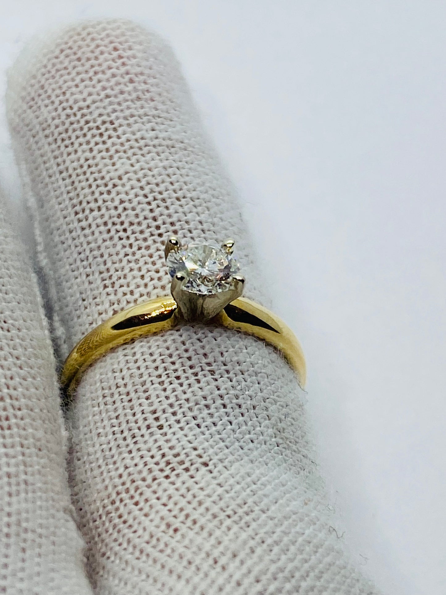 14K YG 0.54CT ROUND DIAMOND SOLITAIRE ENGAGEMENT RING i1- i color *GIA CERT*