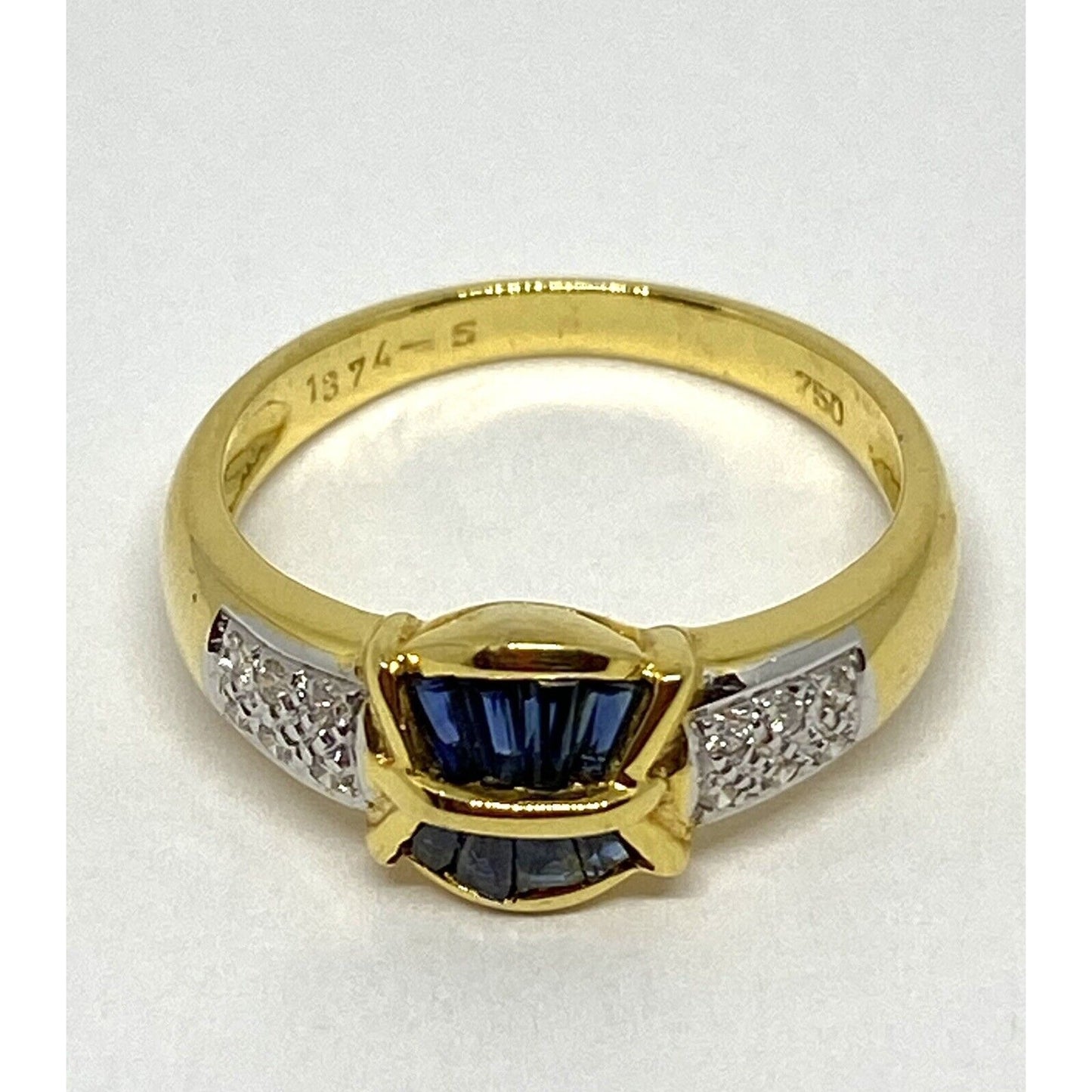 Diamond Sapphire 18K Gold Elegant Cluster Ring