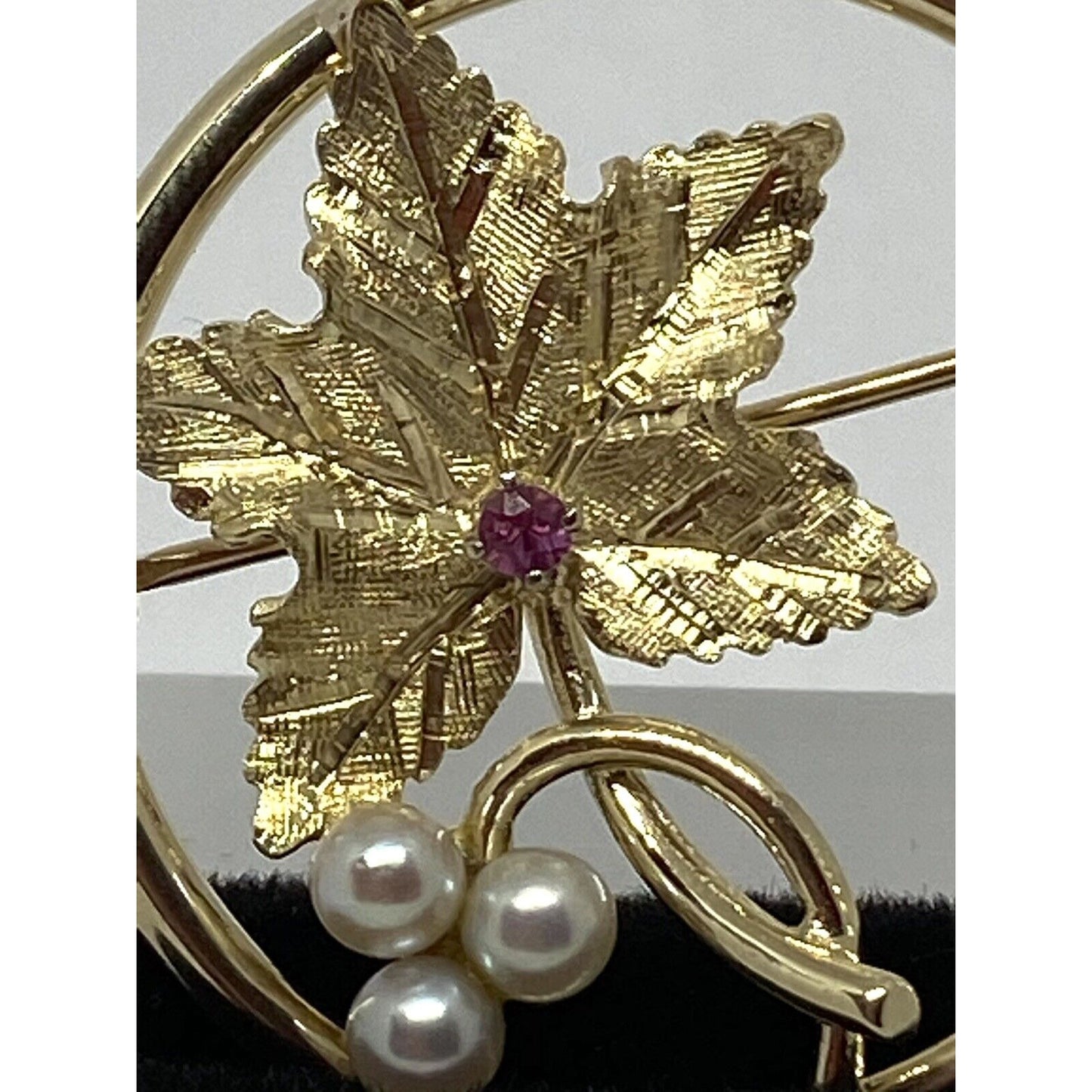 Vintage 14K Yellow Gold Maple Leaf Brooch -Ruby,