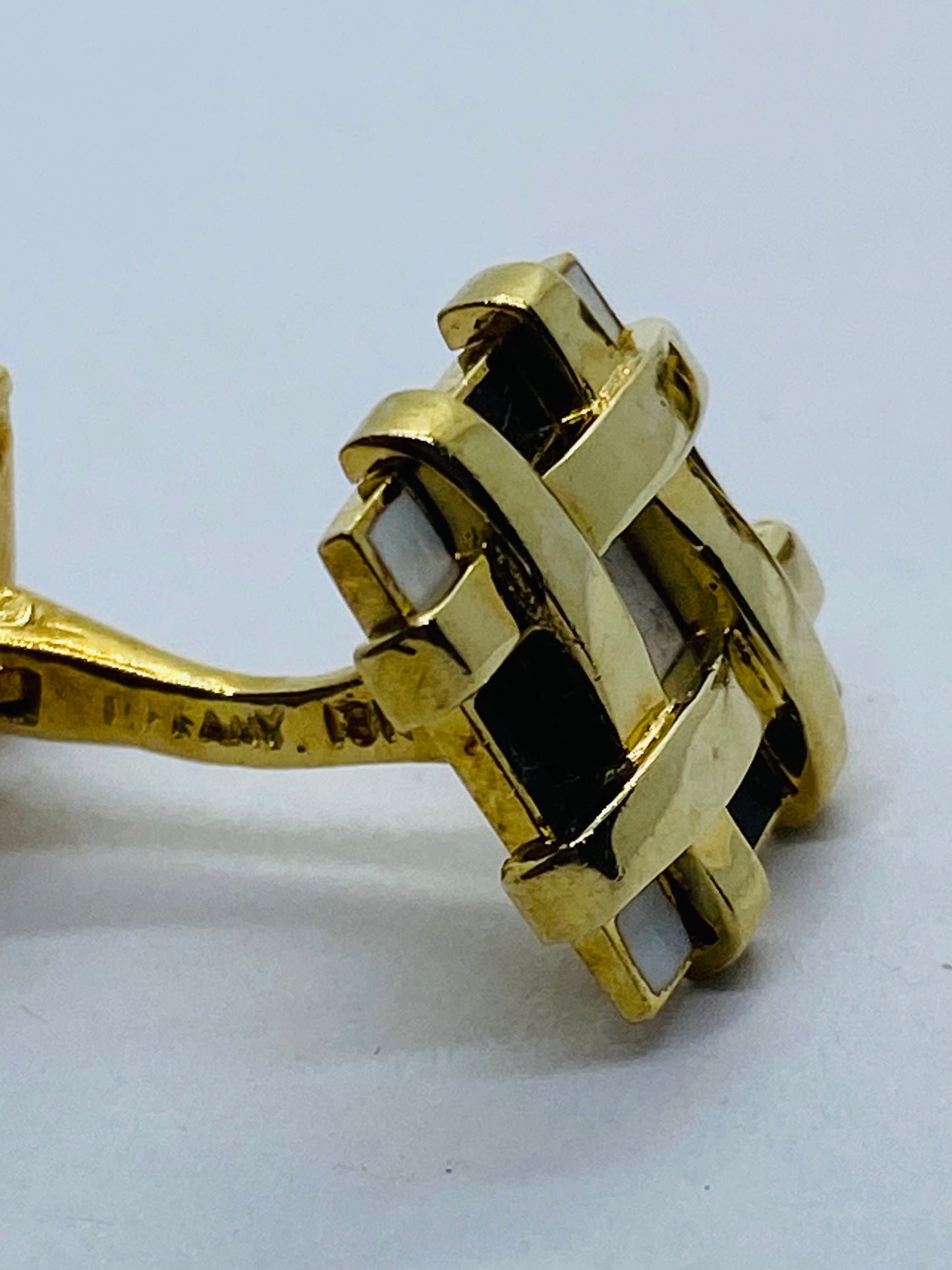 TIFFANY & CO. Schlumberger Yellow Gold Black White Enamel Cuff Links 18K Gold