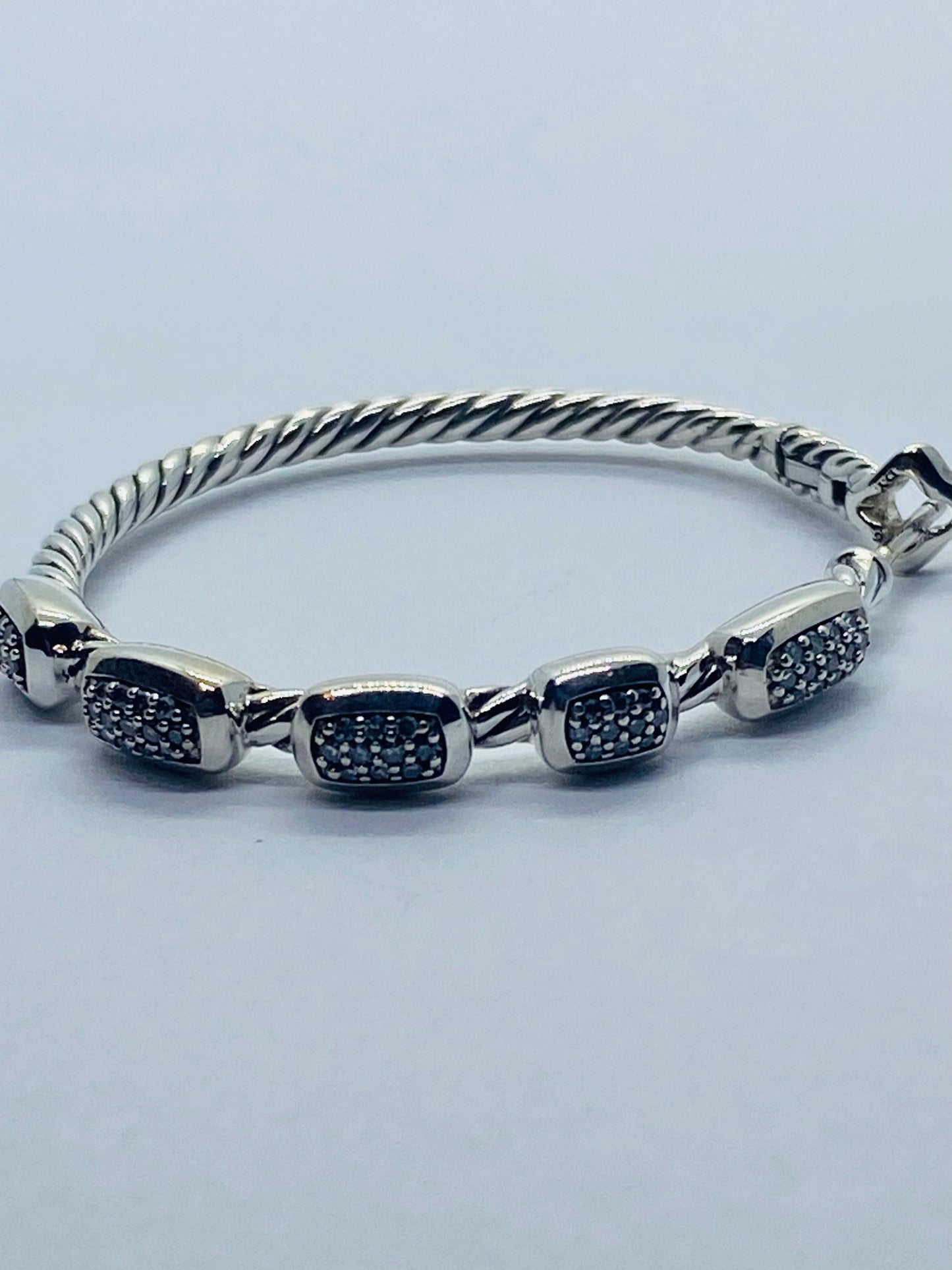 DAVID YURMAN STERLING SILVER 1.25'' Confetti Diamond HOOP Earring. SINGLE 1