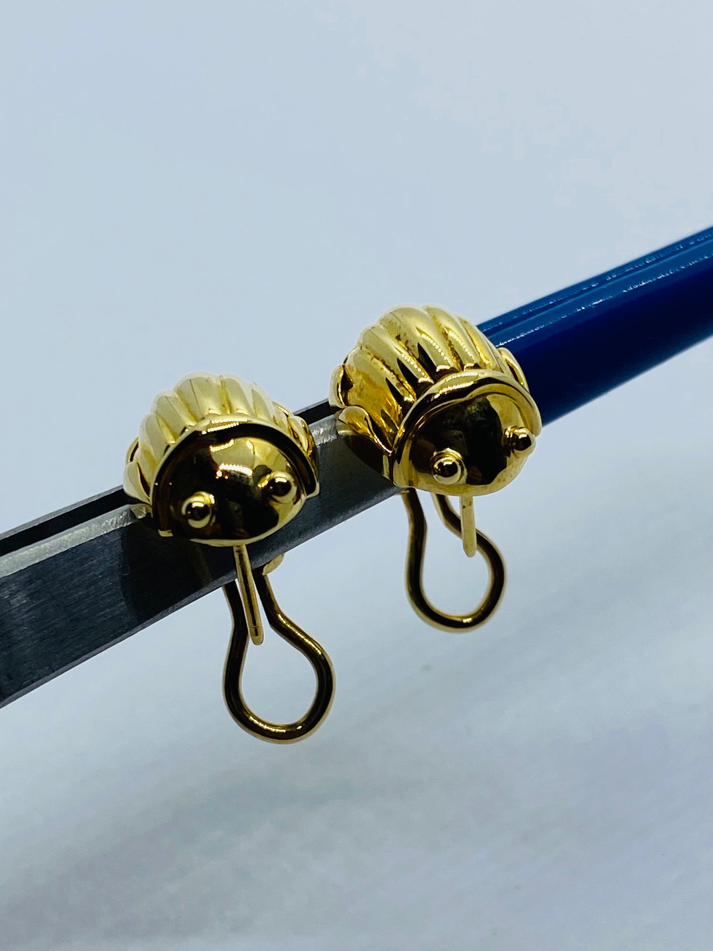 Tiffany Scarab Beetle 18k Gold Earrings. Rare 1993 750. Box, Pouch, Ribbon Bag