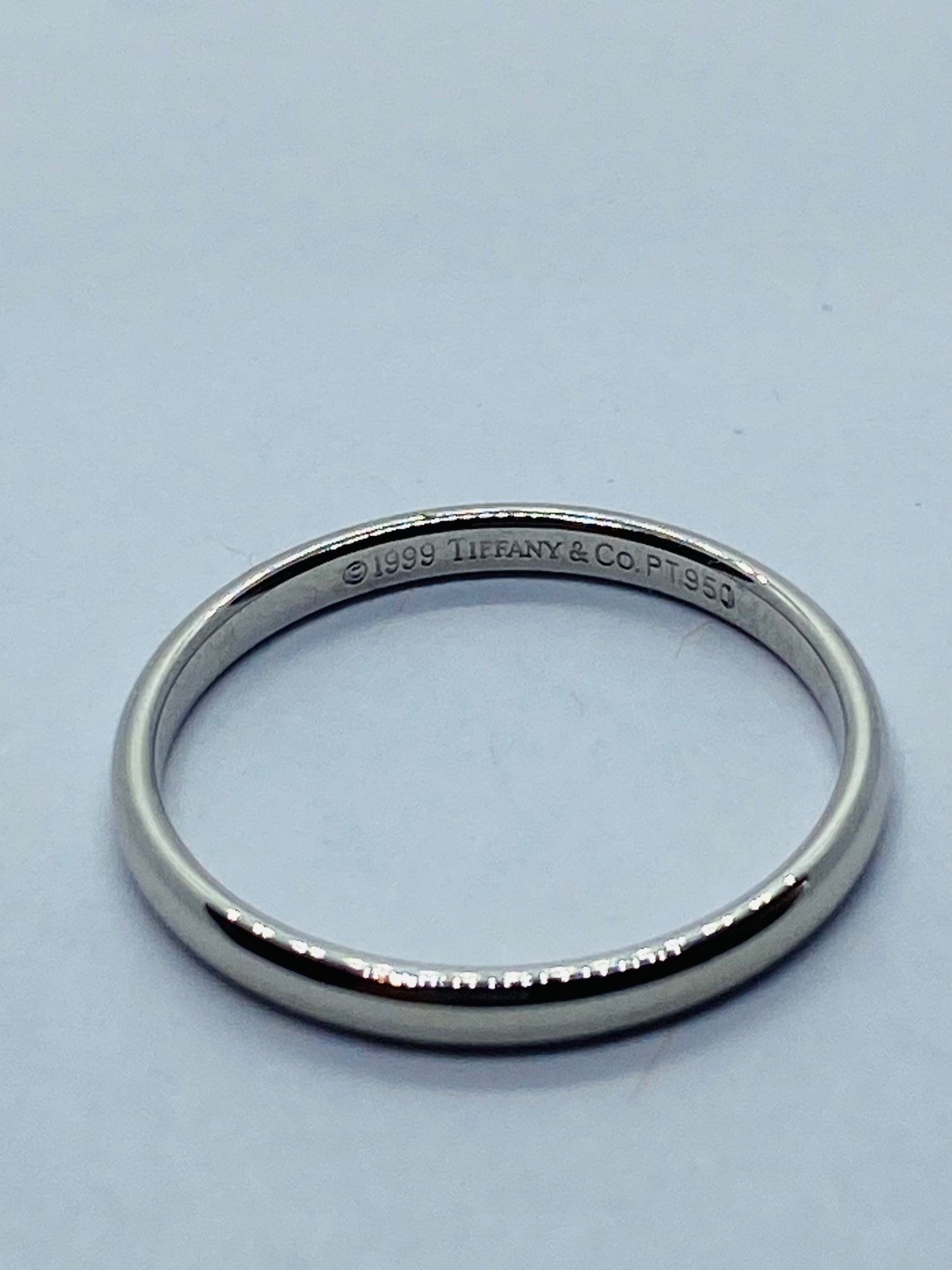 Tiffany & Co. Platinum 1999 2mm Band Size 6.5 2.5 Grams Pouch PT950