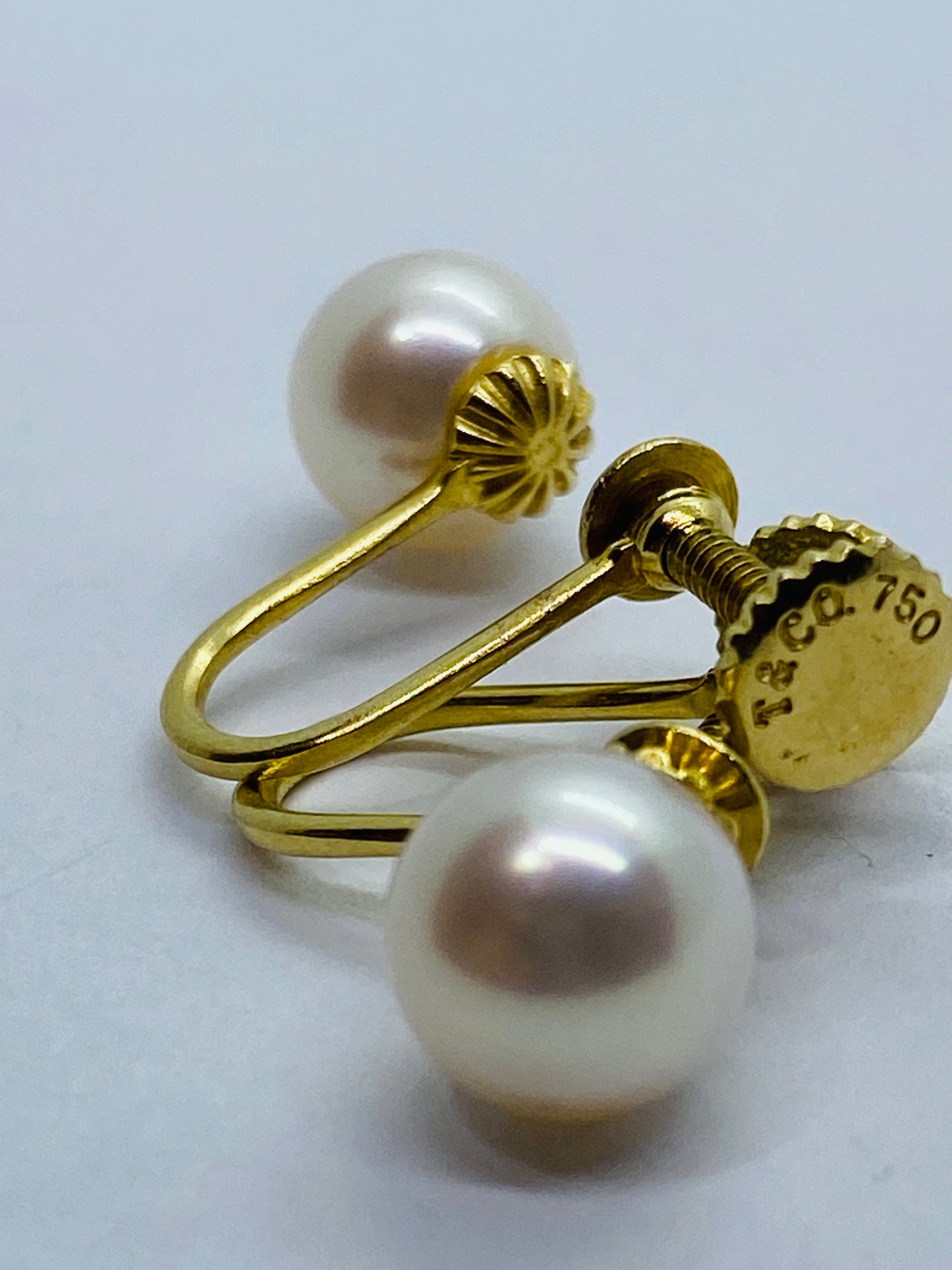 RETIRED VINTAGE TIFFANY & CO. 18K YELLOW GOLD PEARL SCREW BACK EARRINGS 7MM